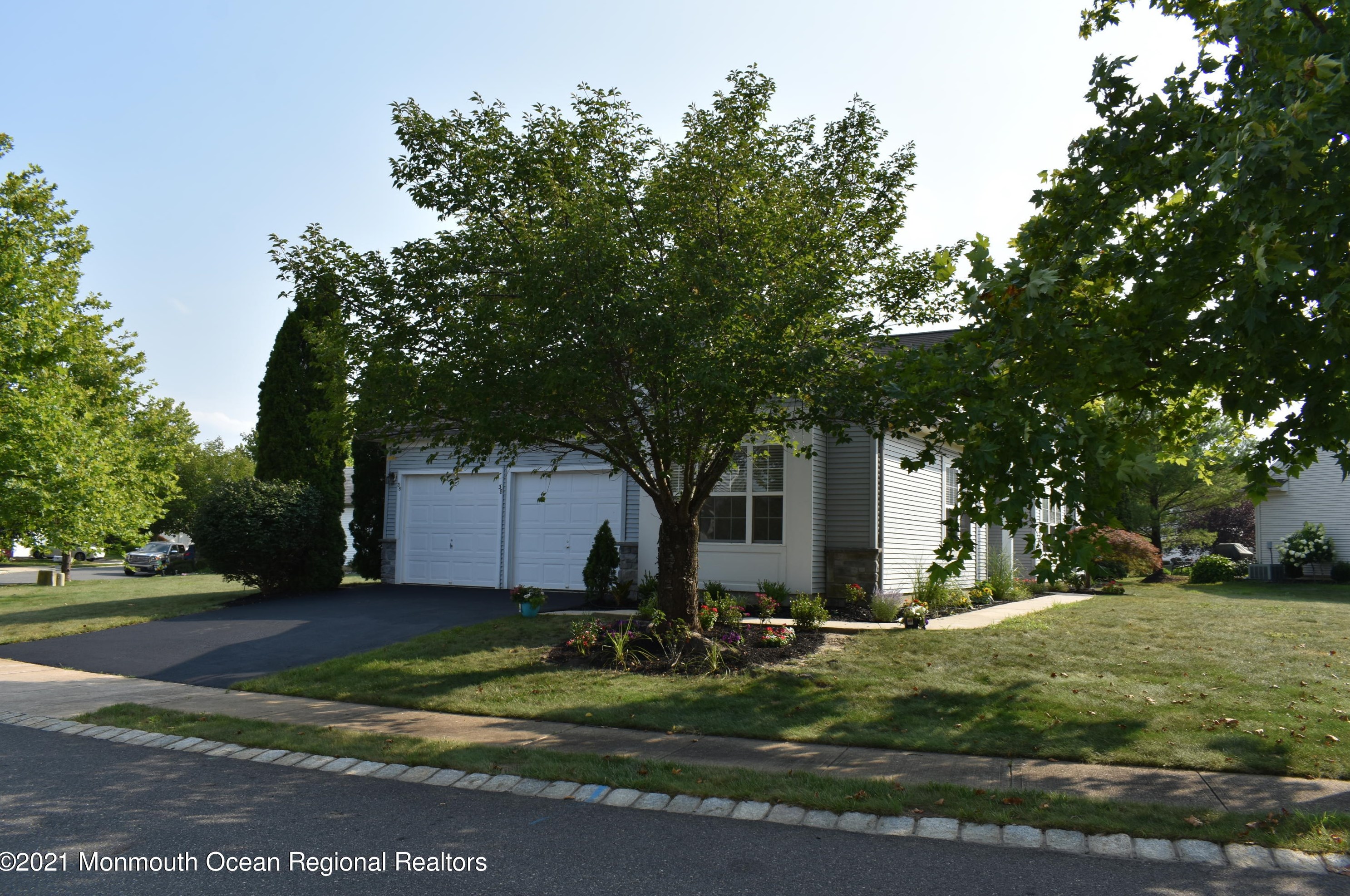 38 Tuscany Cir, Lakehurst, NJ 08759
