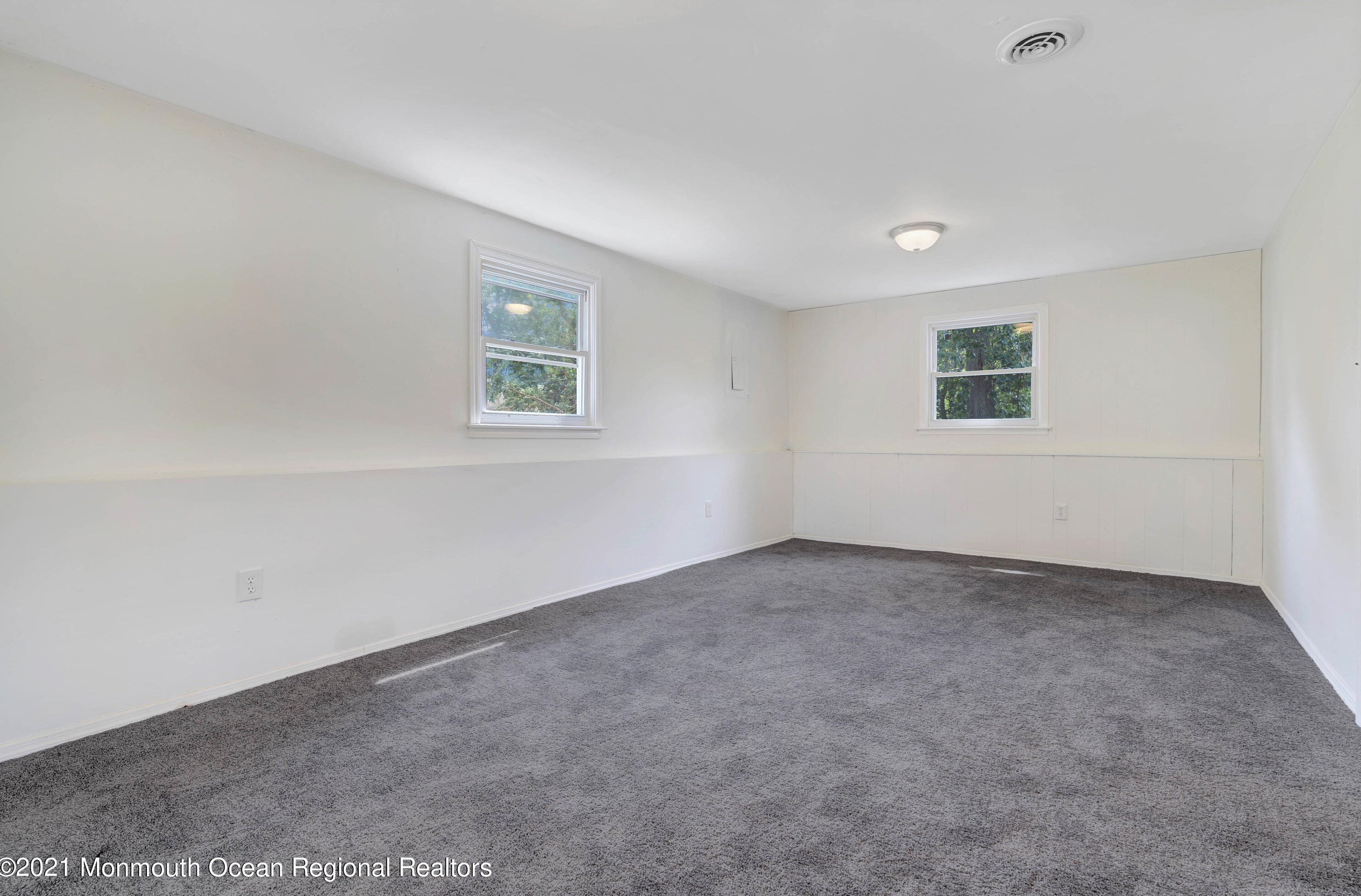 833 Holiday Ct, Toms River NJ  08753-3721 exterior