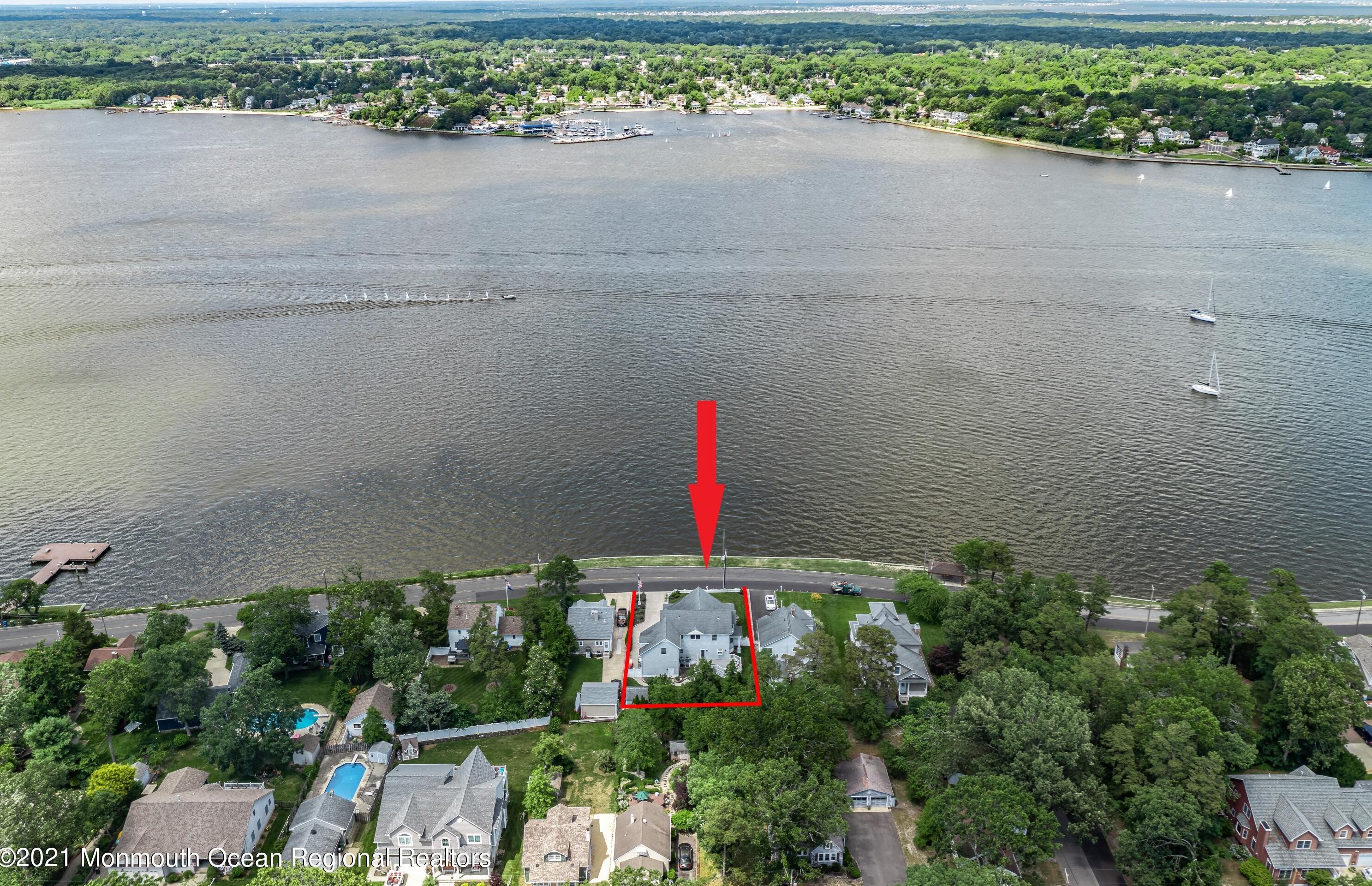 821 Riverside Dr, Pine Beach, NJ 08741-1339