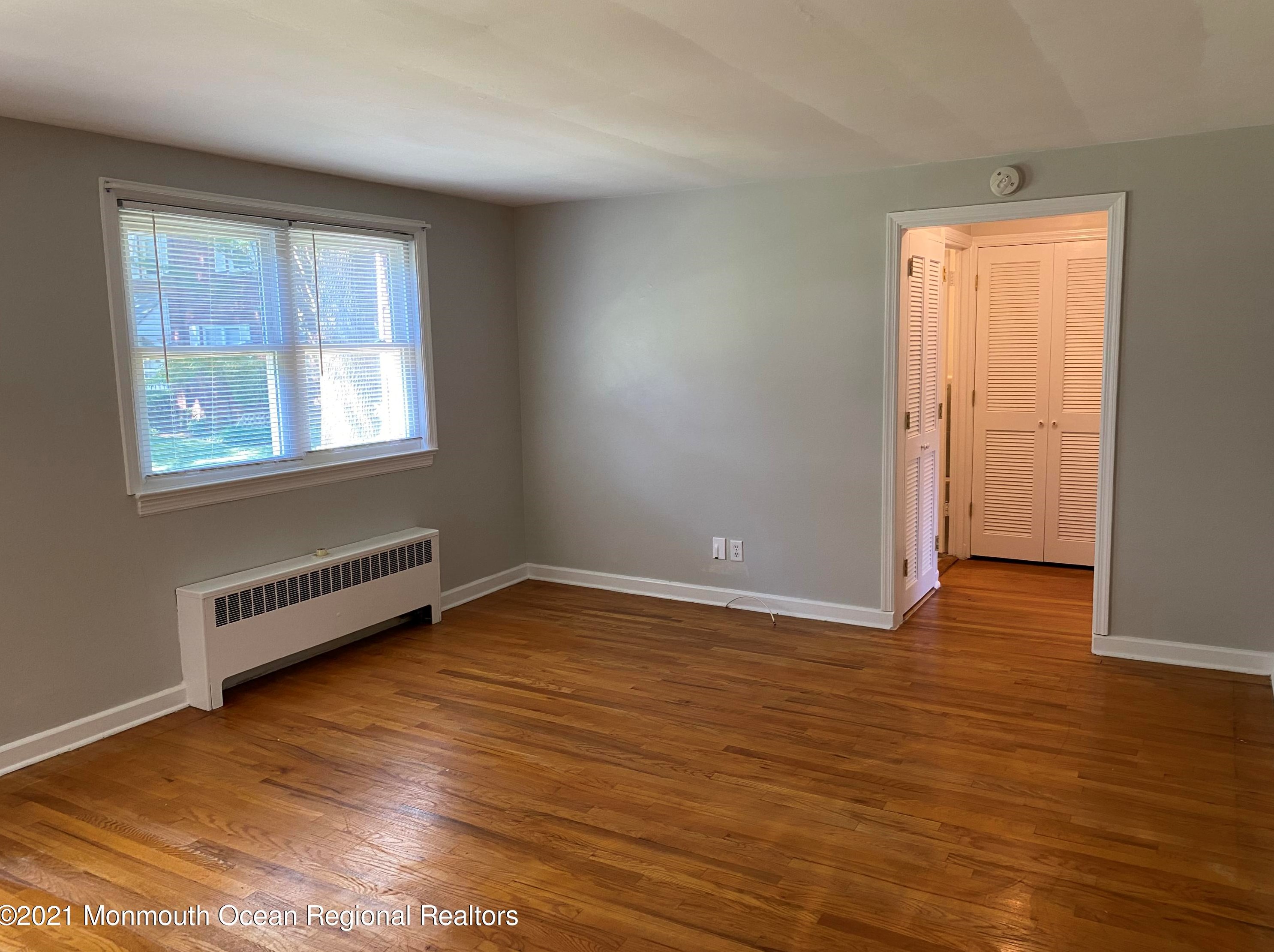 72 Manor Dr, Tinton Falls, NJ 07712