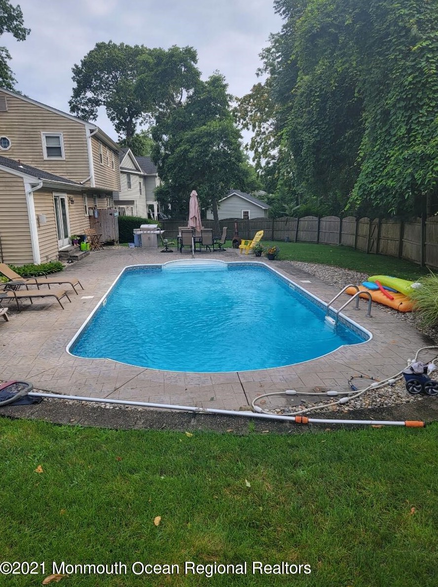 106 Orange St, Oakhurst, NJ 07755-1127