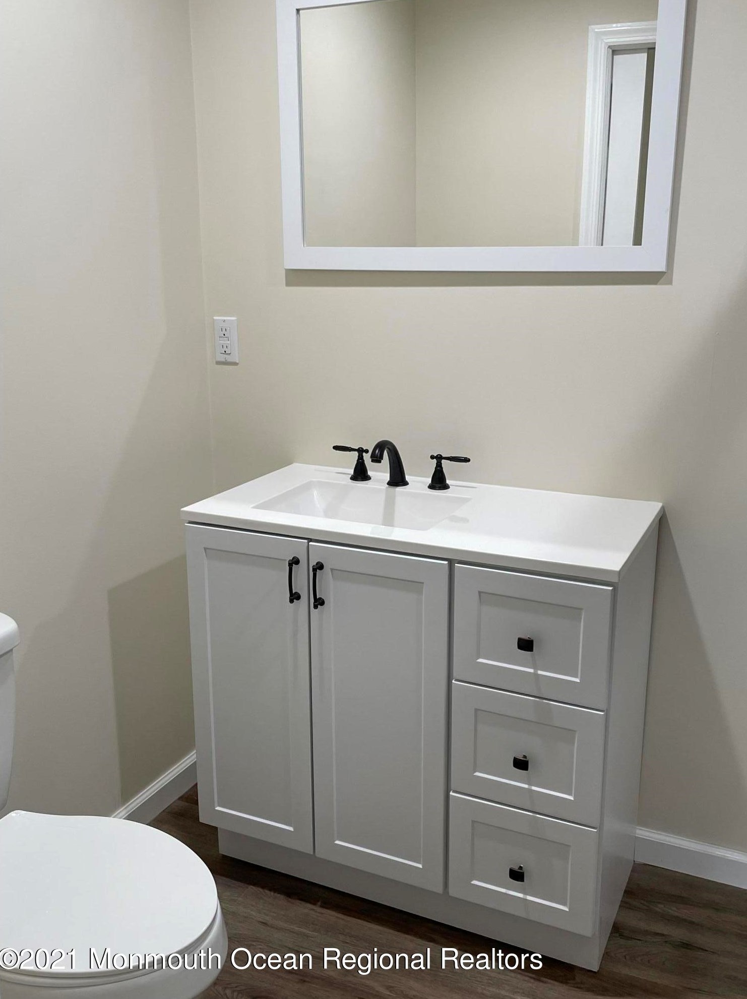 29 Palisades Dr, Toms River, NJ 08753-1606