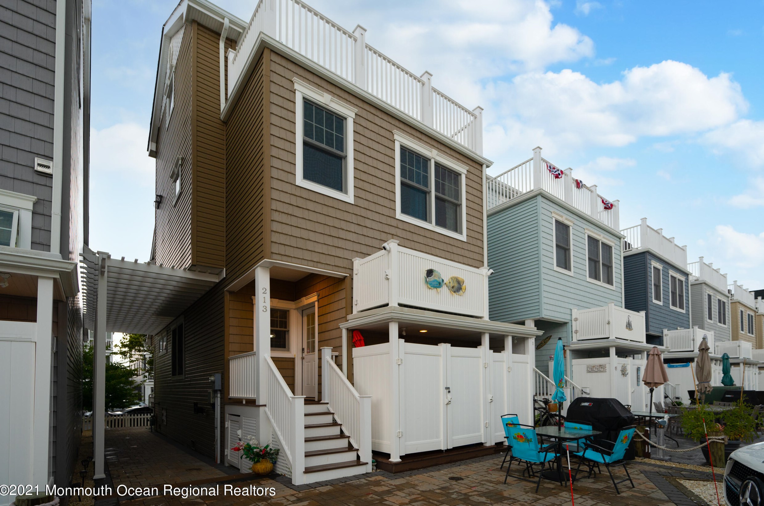 213 Sherman Ave, Pelican Island, NJ 08751