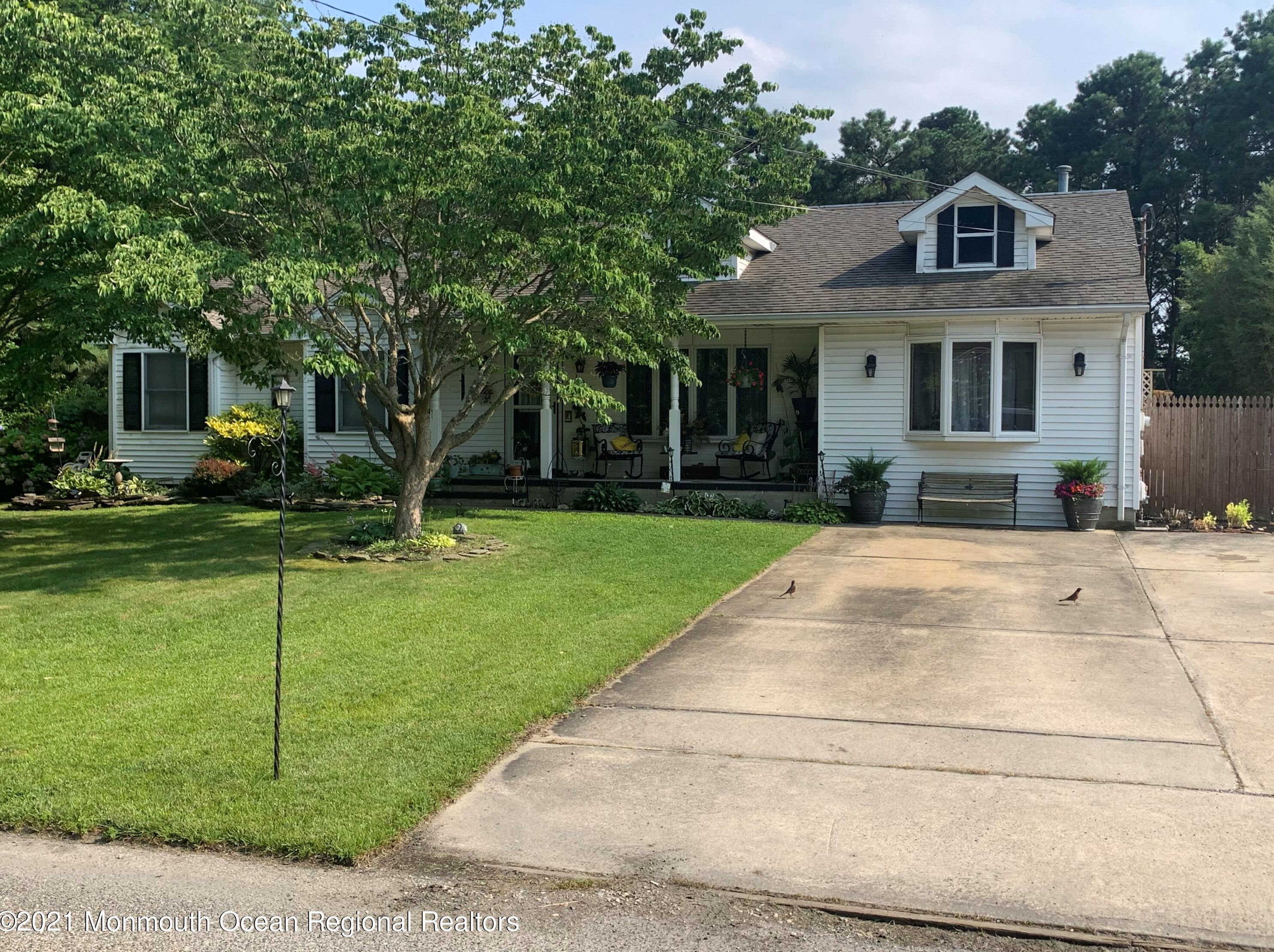 107 Nantucket Rd, Lacey, NJ 08731