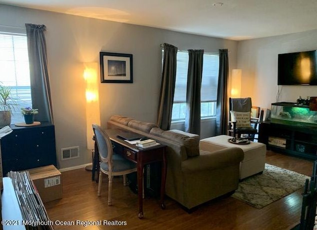 1506 Wellington Pl, Matawan NJ  07747-1937 exterior