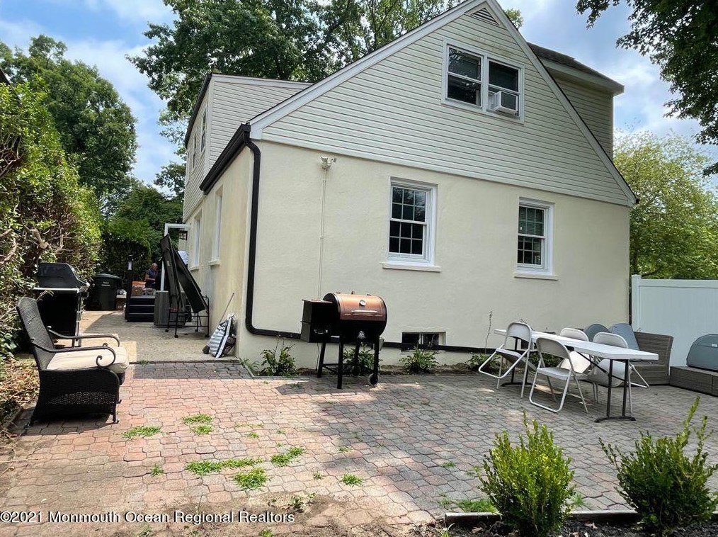 601 Wildwood Rd, Red Bank, NJ 07711