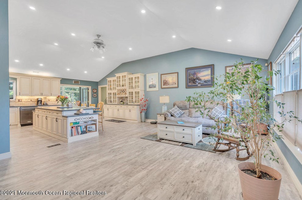 3241 Wilbur Ave, Lakehurst, NJ 08759