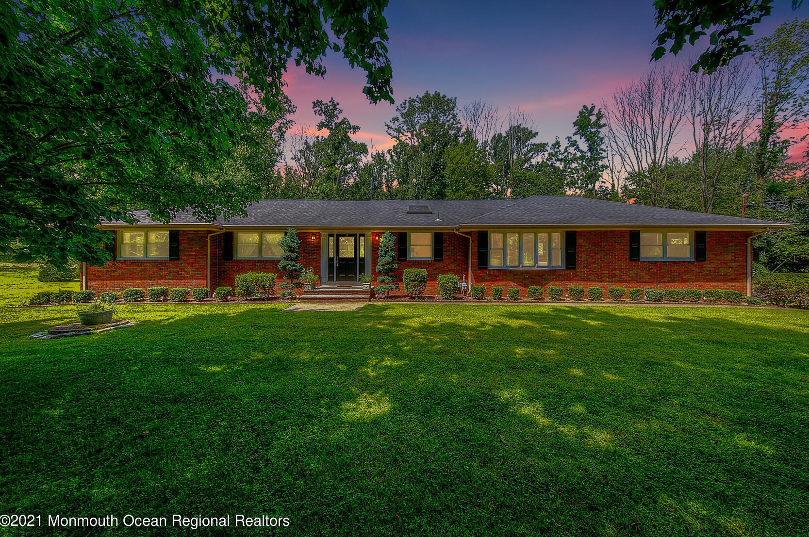 74 Telegraph Hill Rd, Holmdel Village, NJ 07733