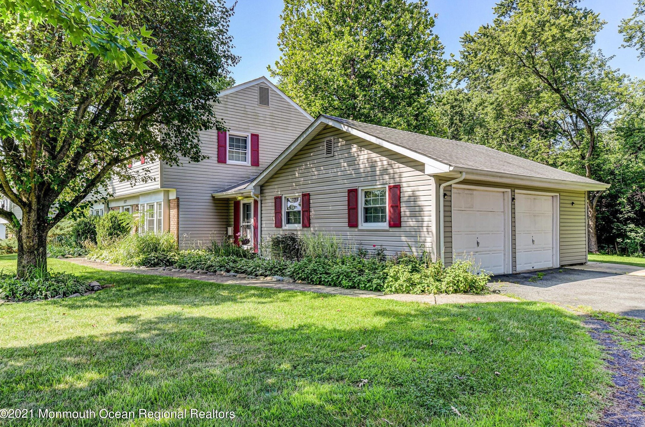 117 Kings Mountain Rd, East Freehold, NJ 07728