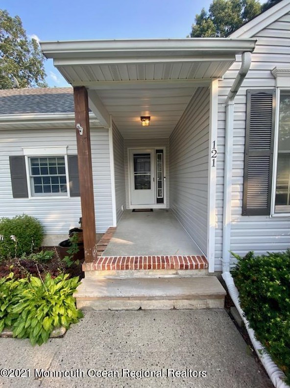 121 Outboard Ave, Cedar Bonnet Island, NJ 08050