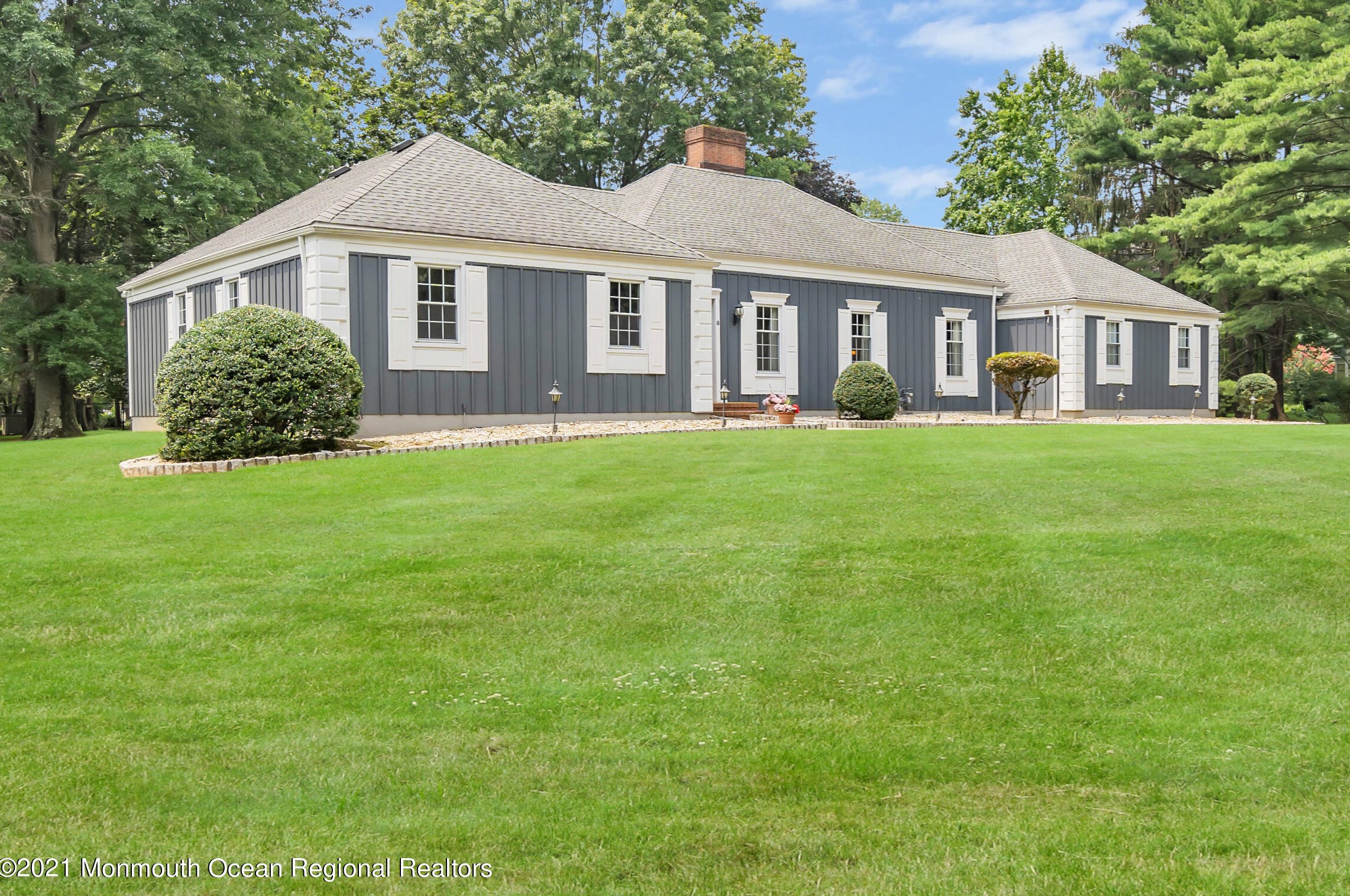 8 Hance Ct, Holmdel Village, NJ 07733