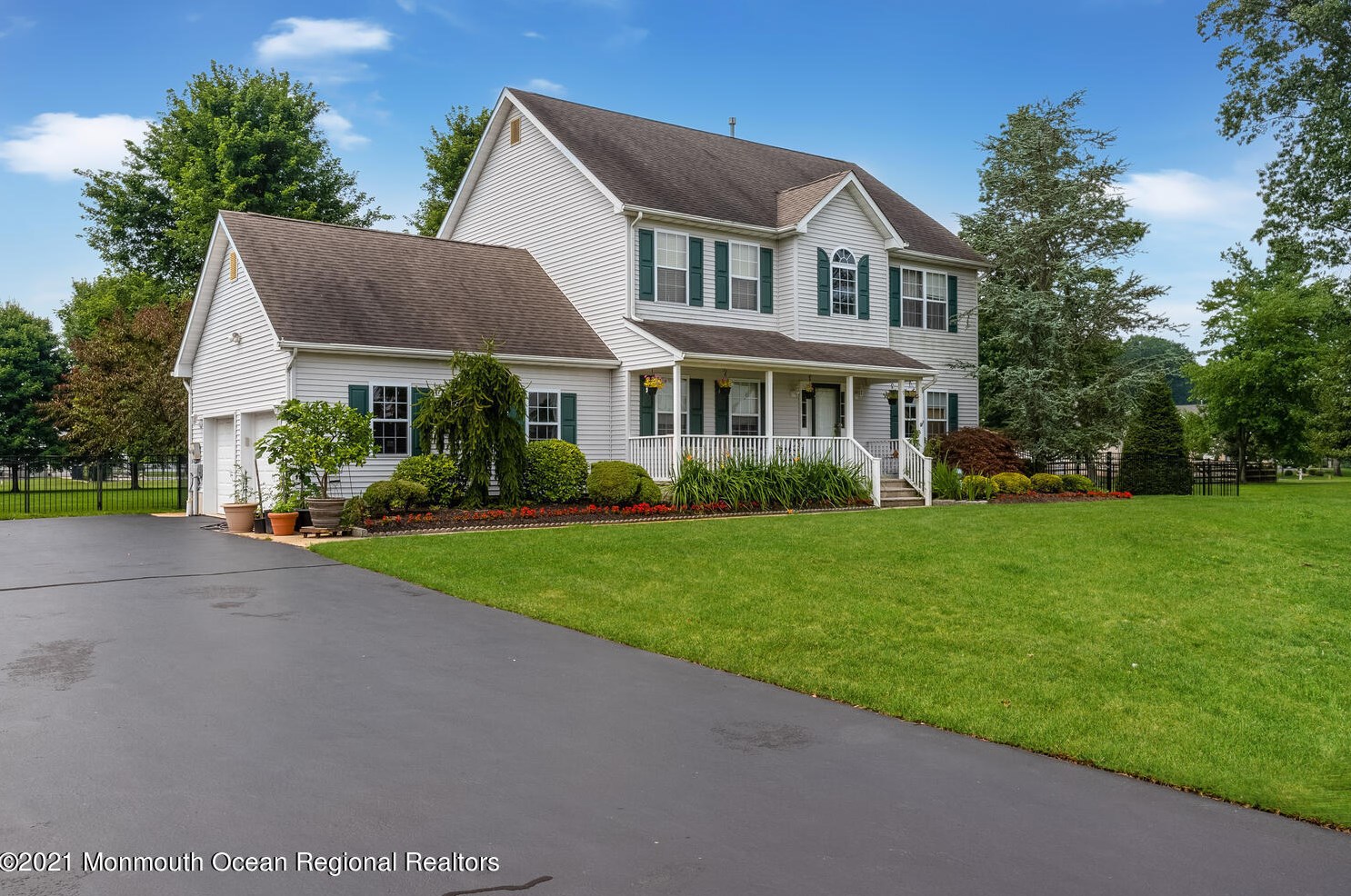 9 Hickory Ln, Plumsted Township, NJ 08533