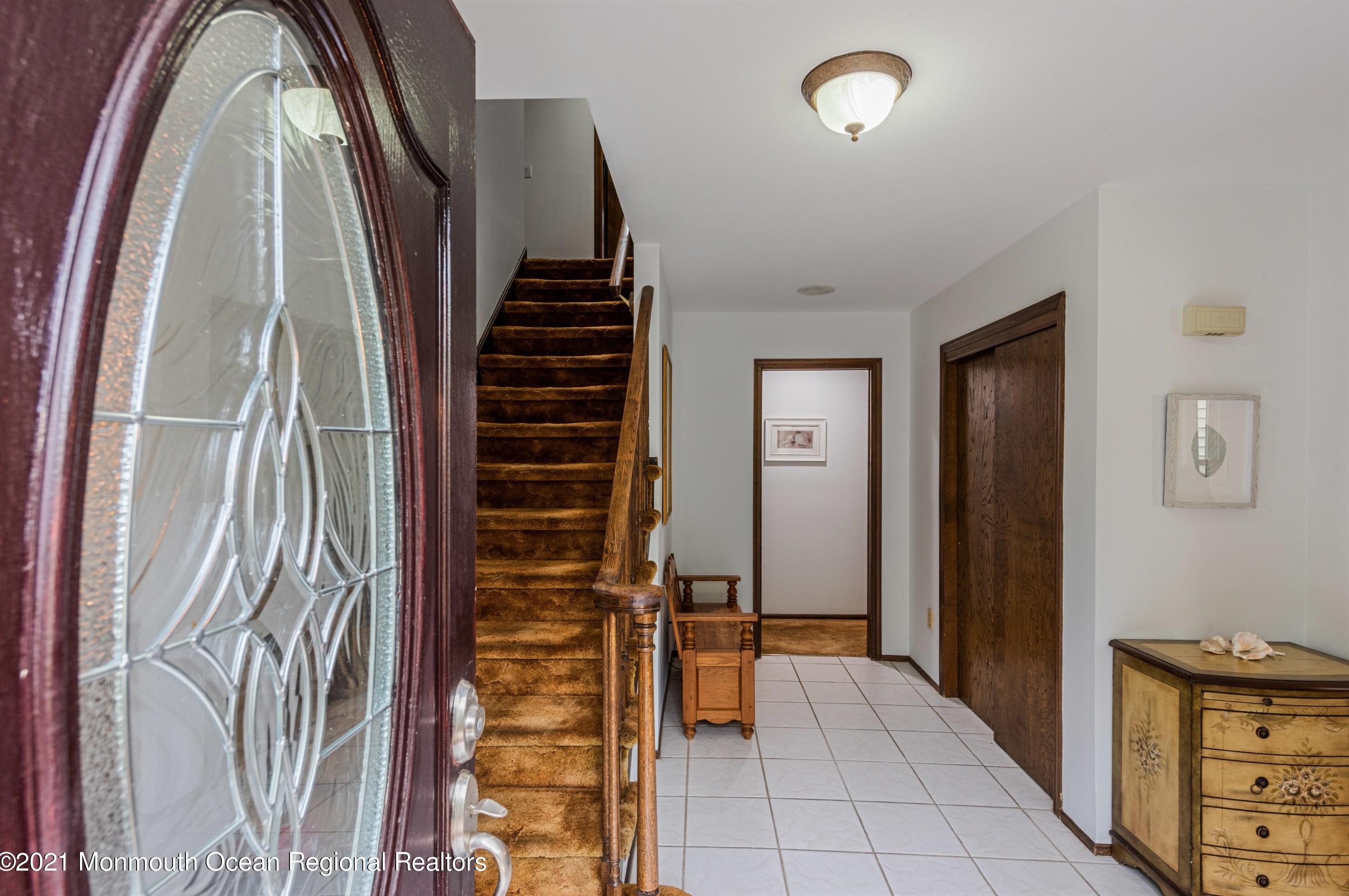 4 Banfield Ct, Middletown, NJ 07748