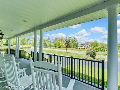 5 Cypress Way, Vanderburg, NJ 07722-2410