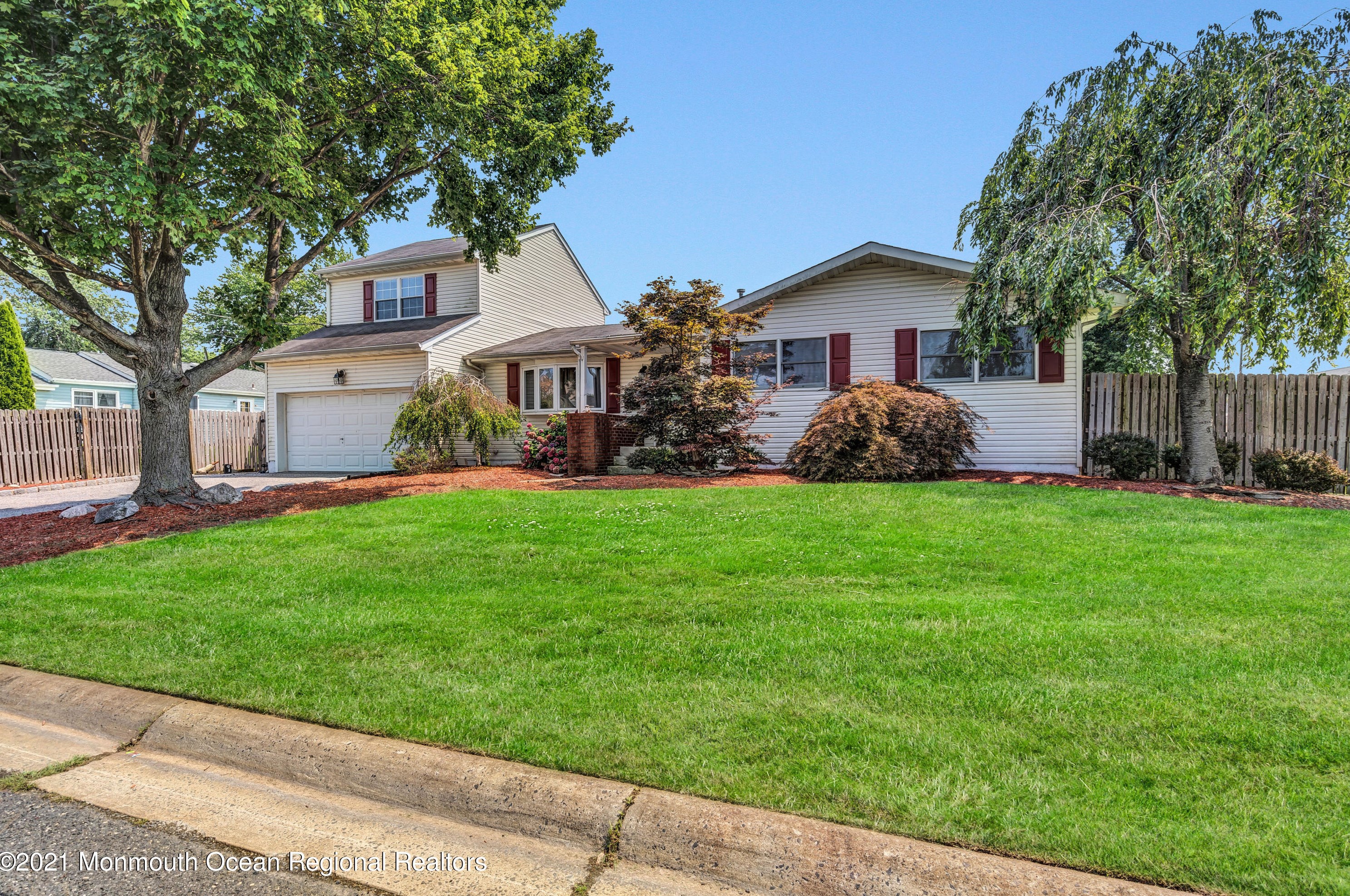 544 Sydney Ave, Keyport, NJ 07735-3316