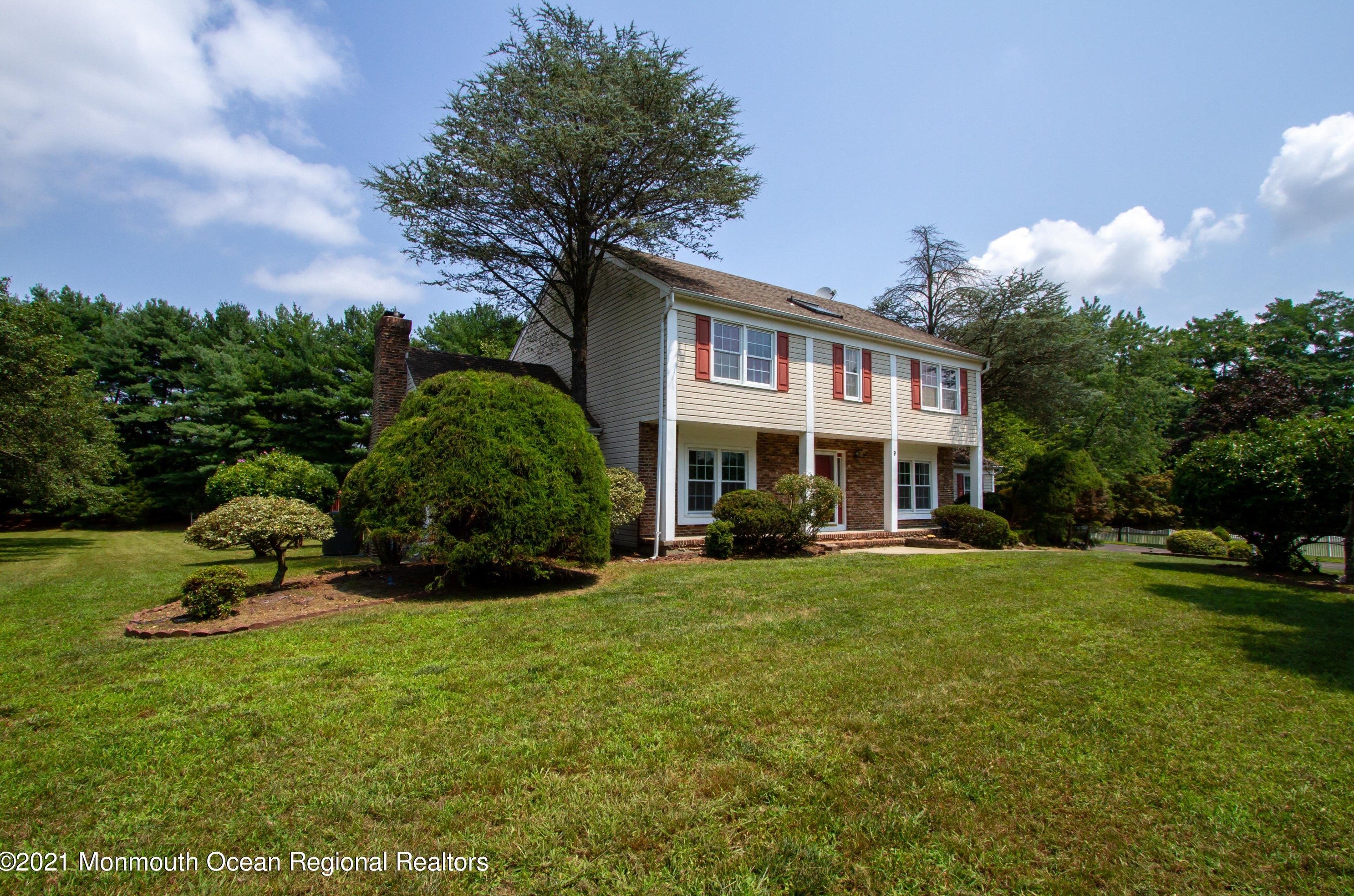 9 Kathy Ct, Holmdel Village, NJ 07733