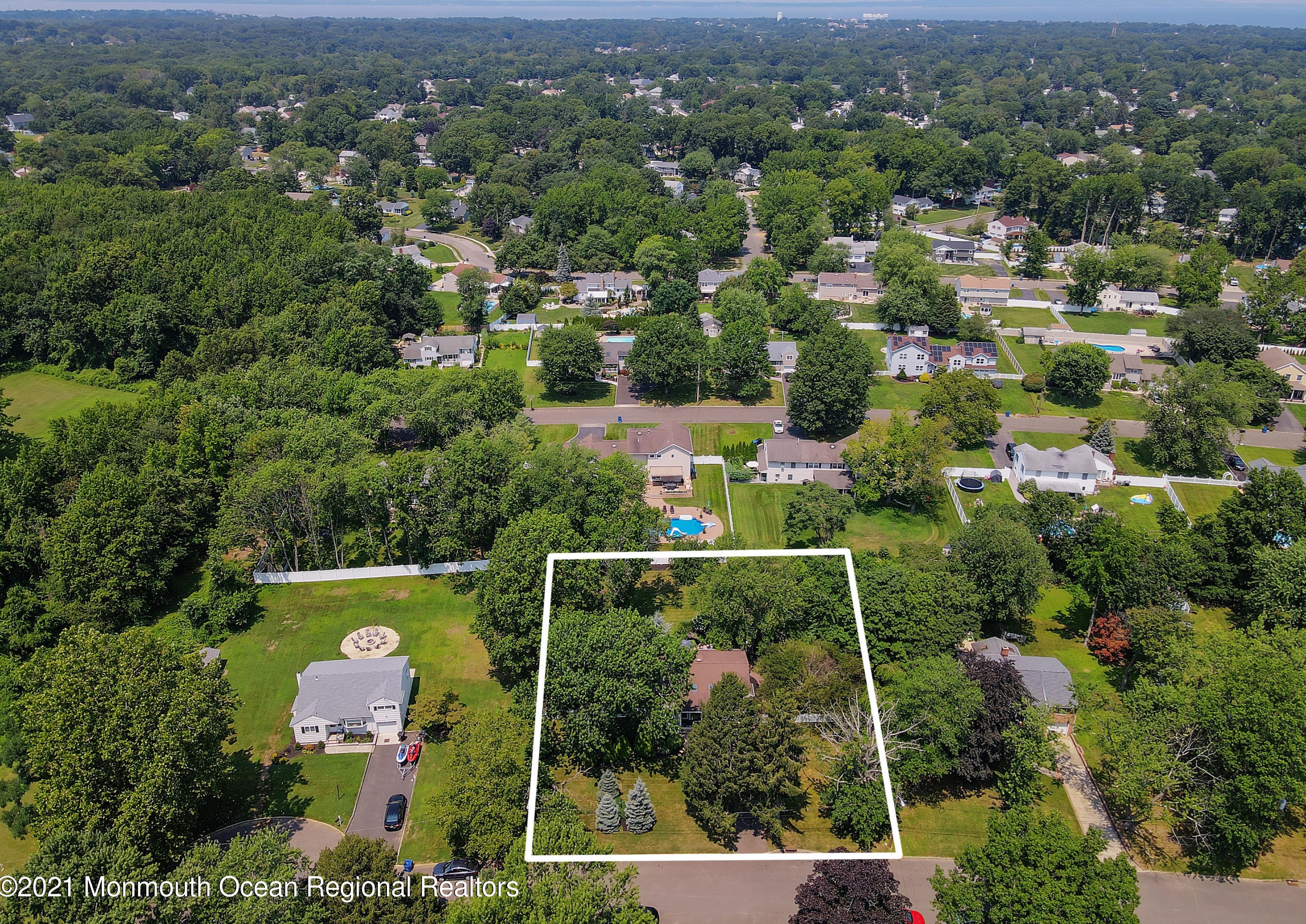 21 Karyn Terrace, Middletown, NJ 07748