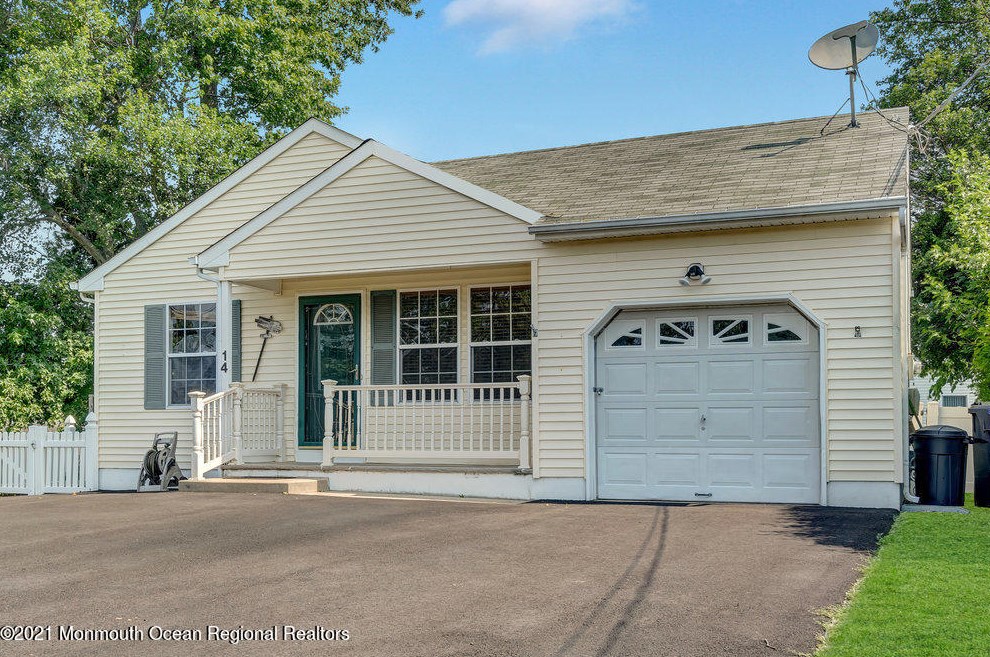 14 Mandalay Rd, Bricktown, NJ 08723