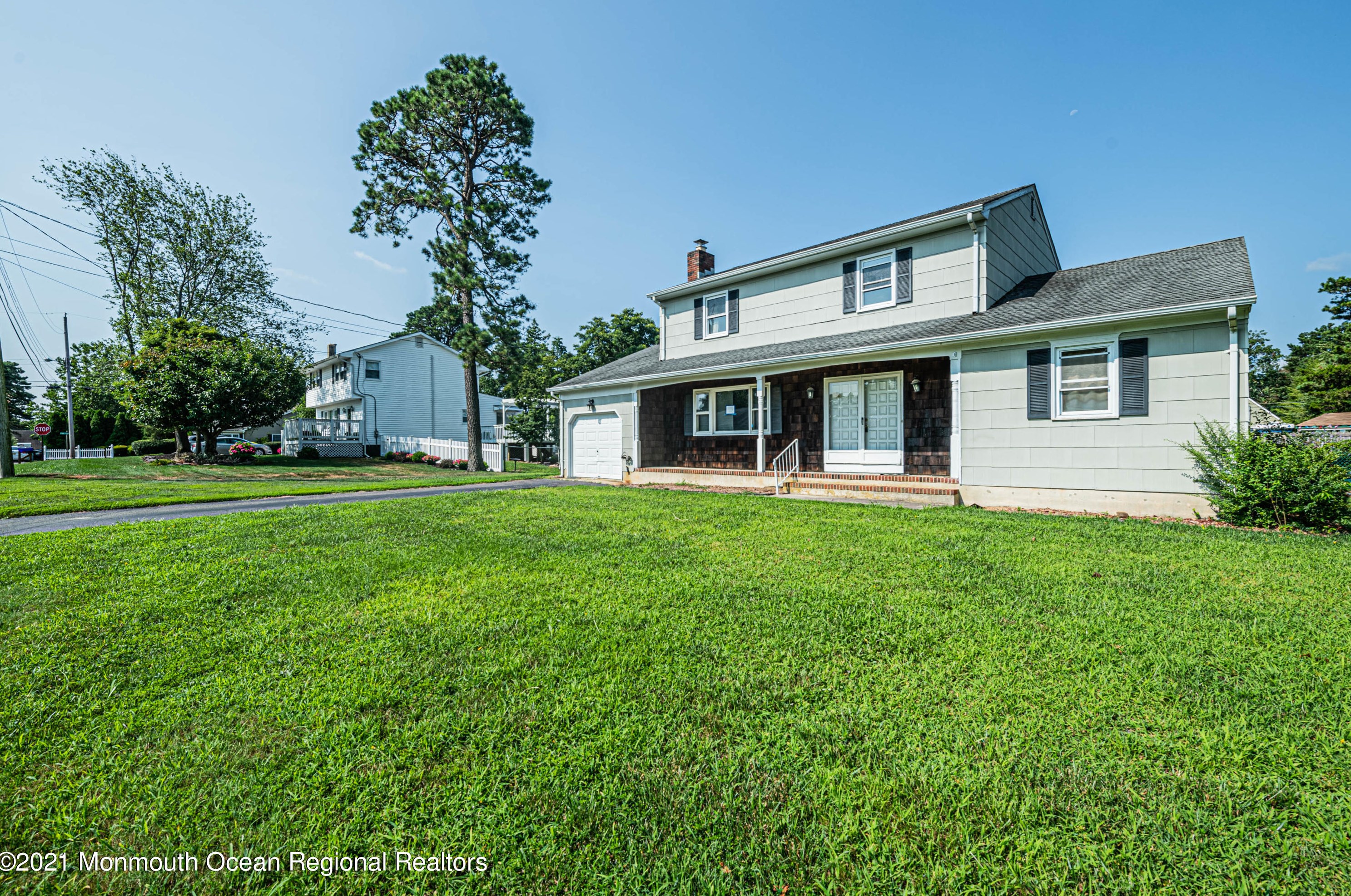 1945 Sweetwood Dr, Lacey, NJ 08731