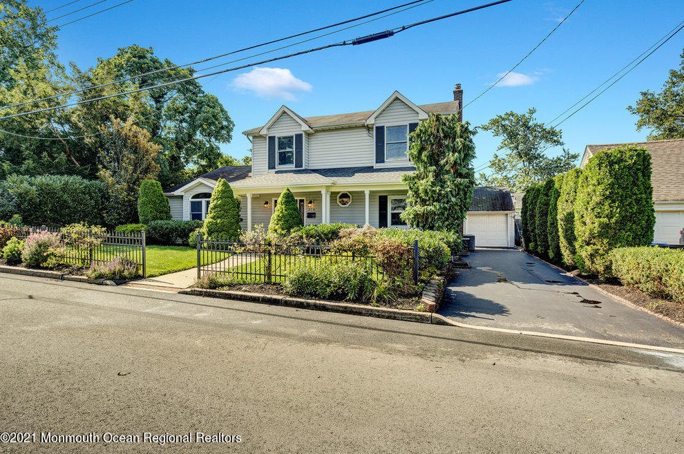 278 Sandy Hook Ave, Belford, NJ 07718