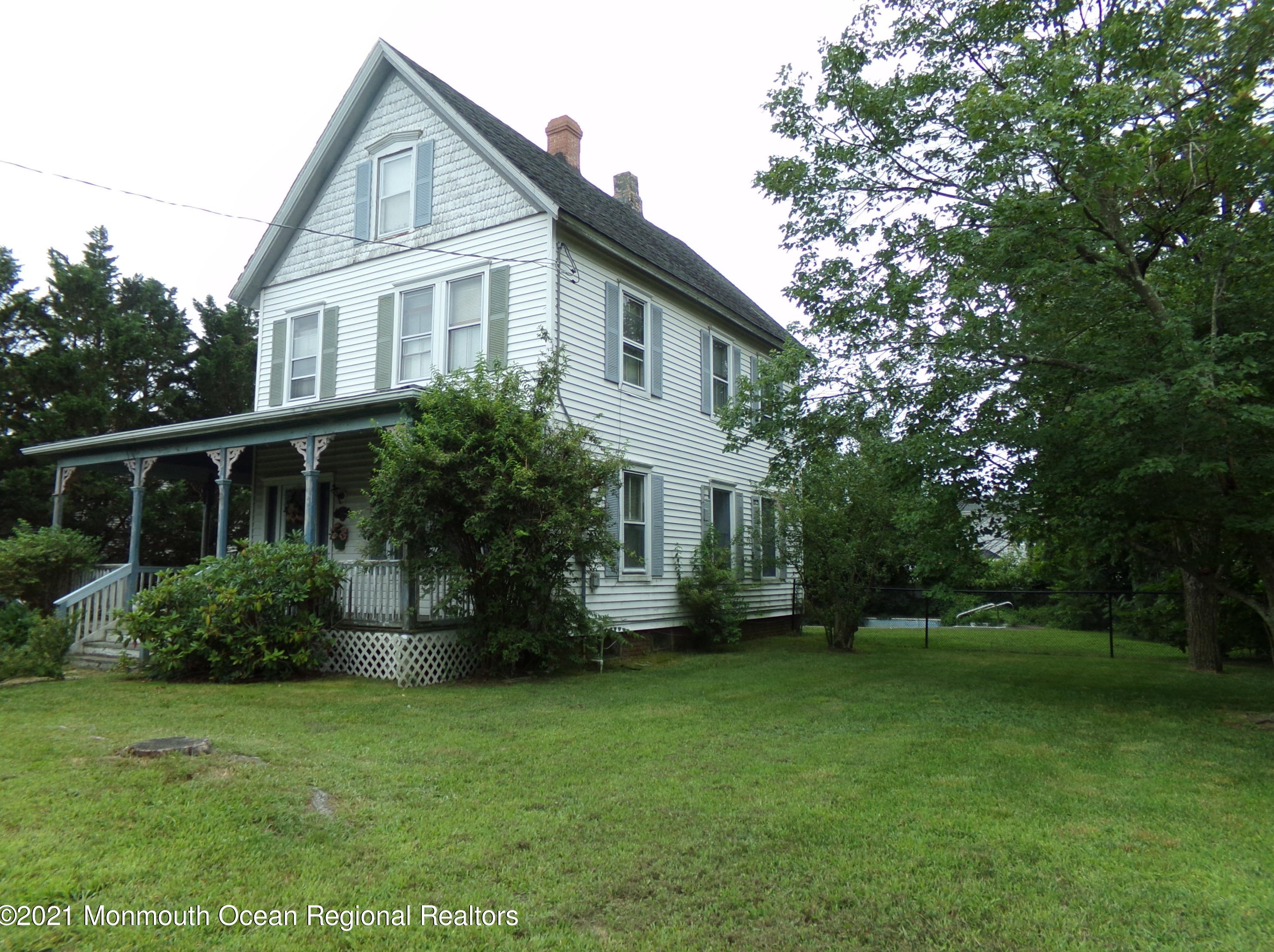 103 Station Dr, Lacey, NJ 08731