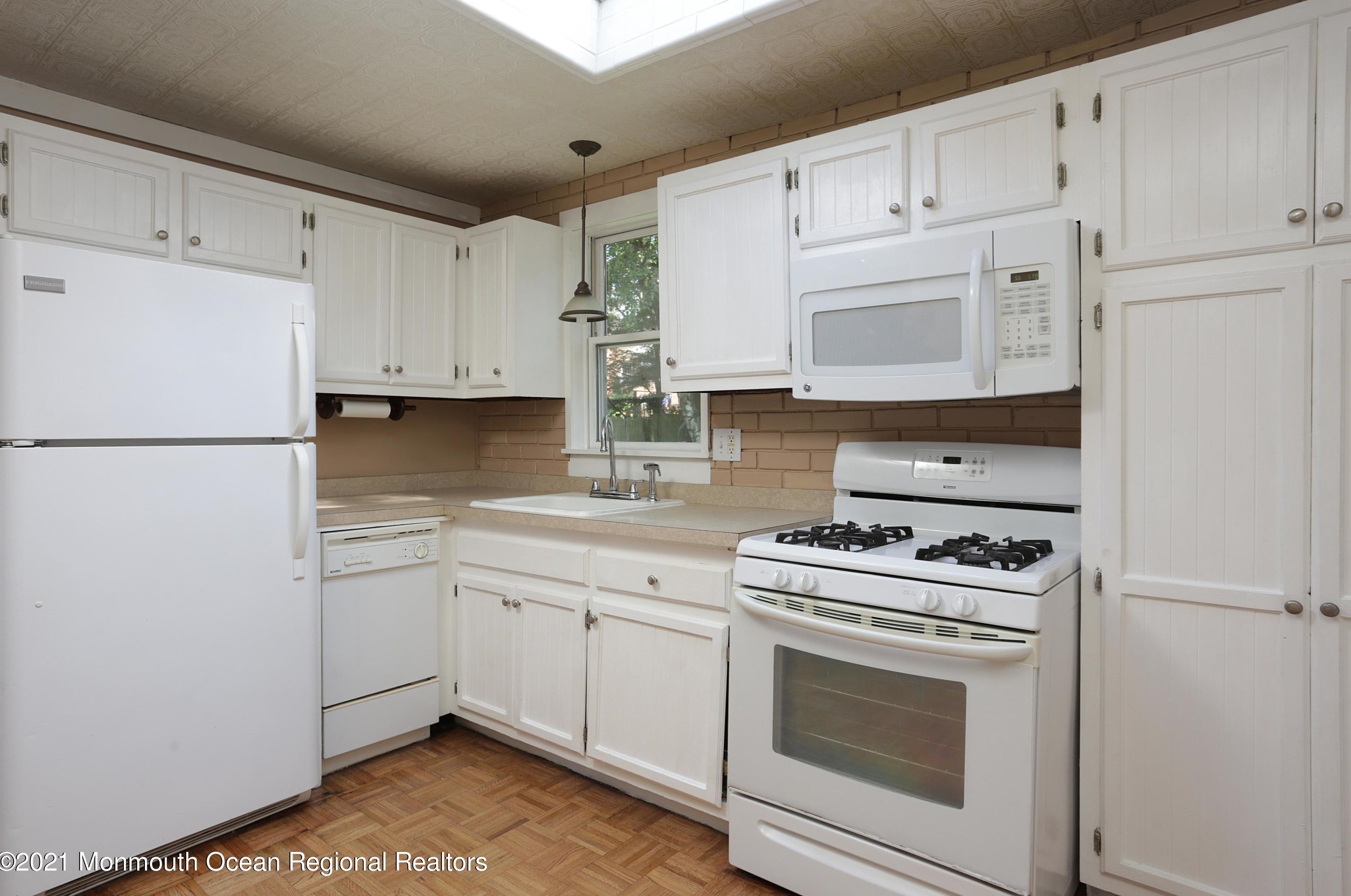 14 Liberty St, Middletown, NJ 07748