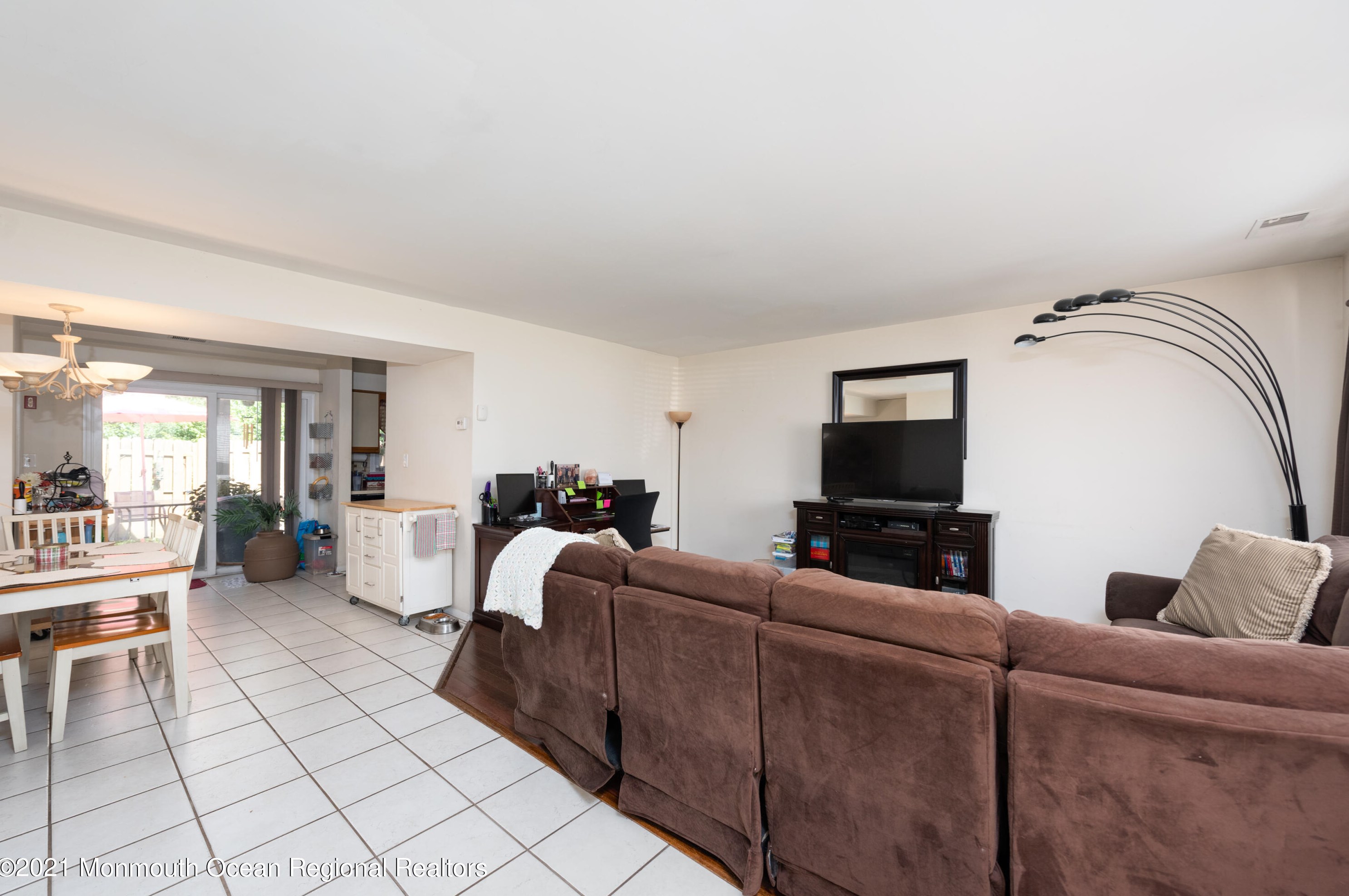 5 3 Pence Ln, Jackson Twp, NJ 08527