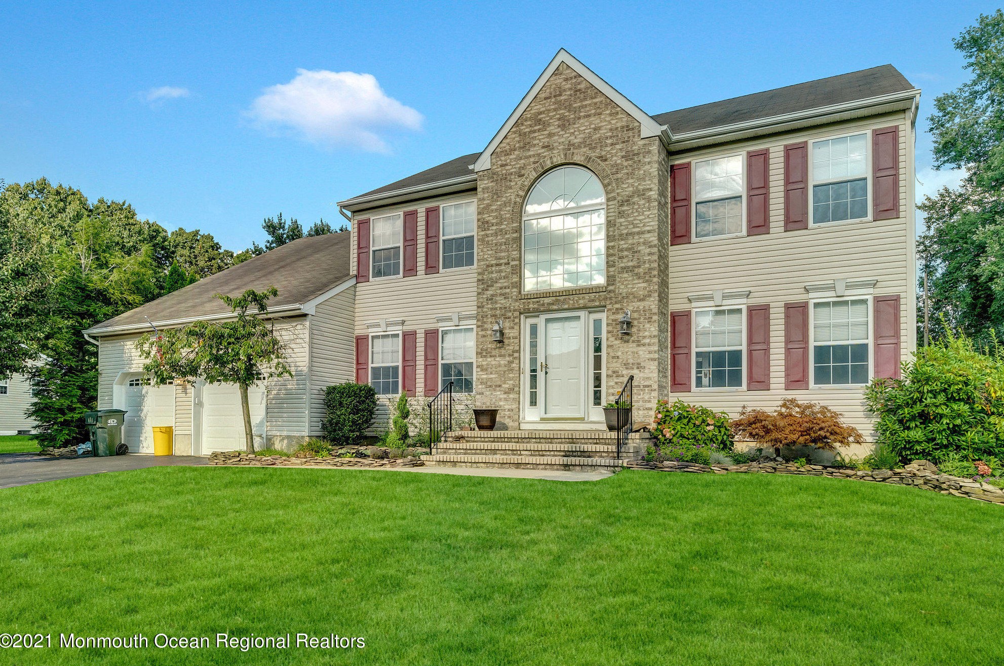 429 Meadowood Rd, Jackson Twp, NJ 08527