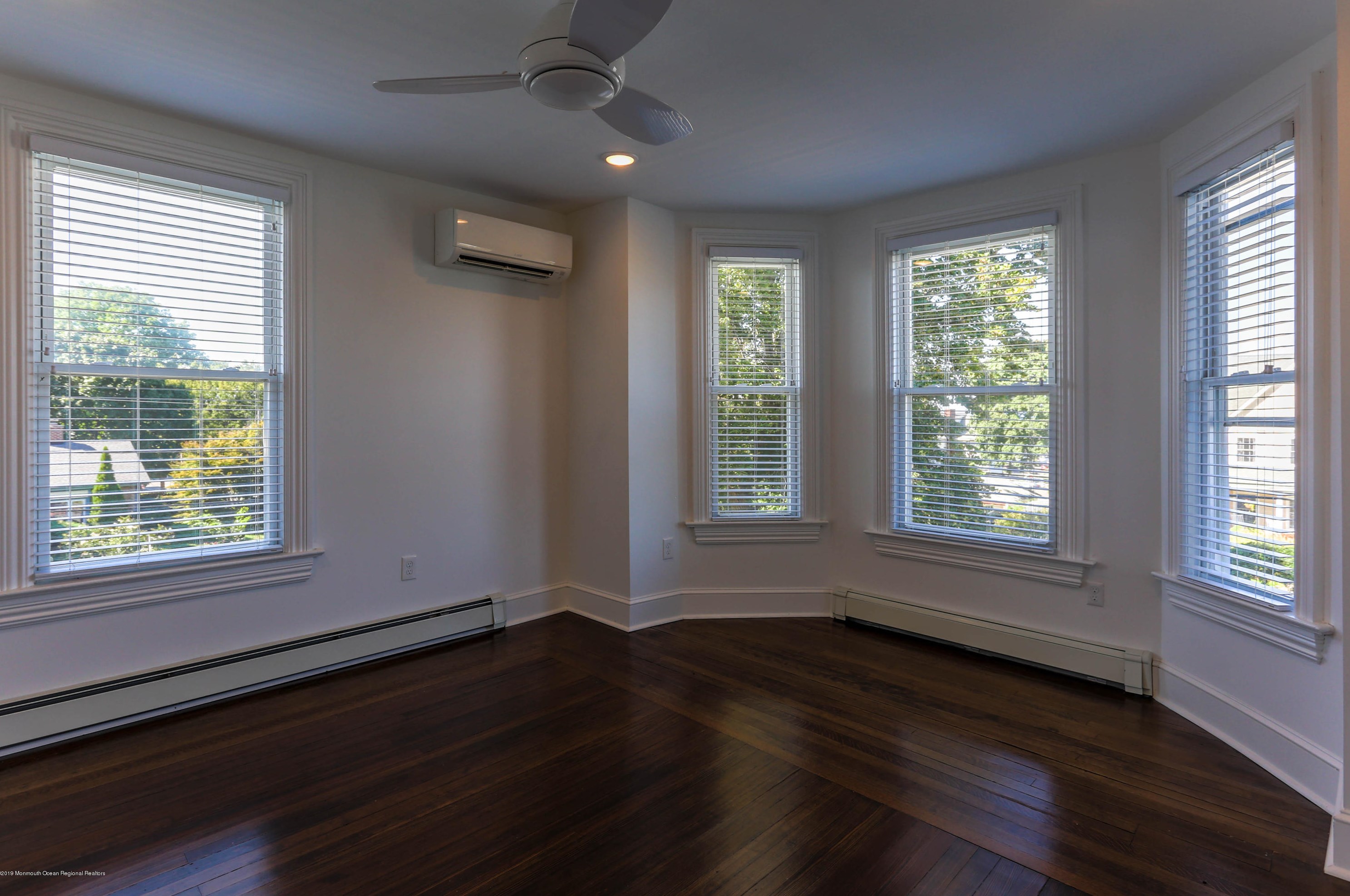 35 Ocean Blvd #4, Atlantic Highlands, NJ 07716