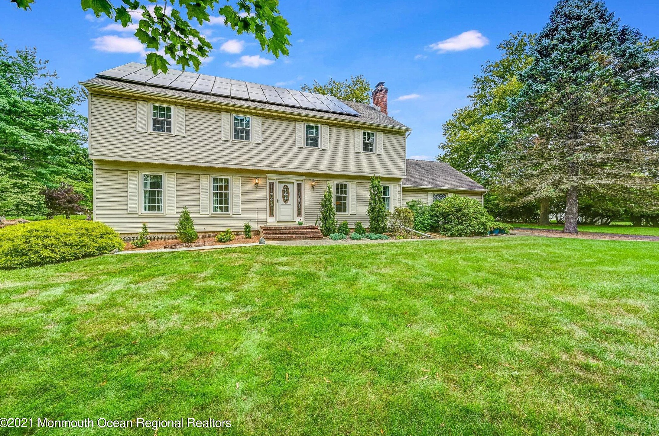 25 Meadowview Dr, Vanderburg, NJ 07722-1160