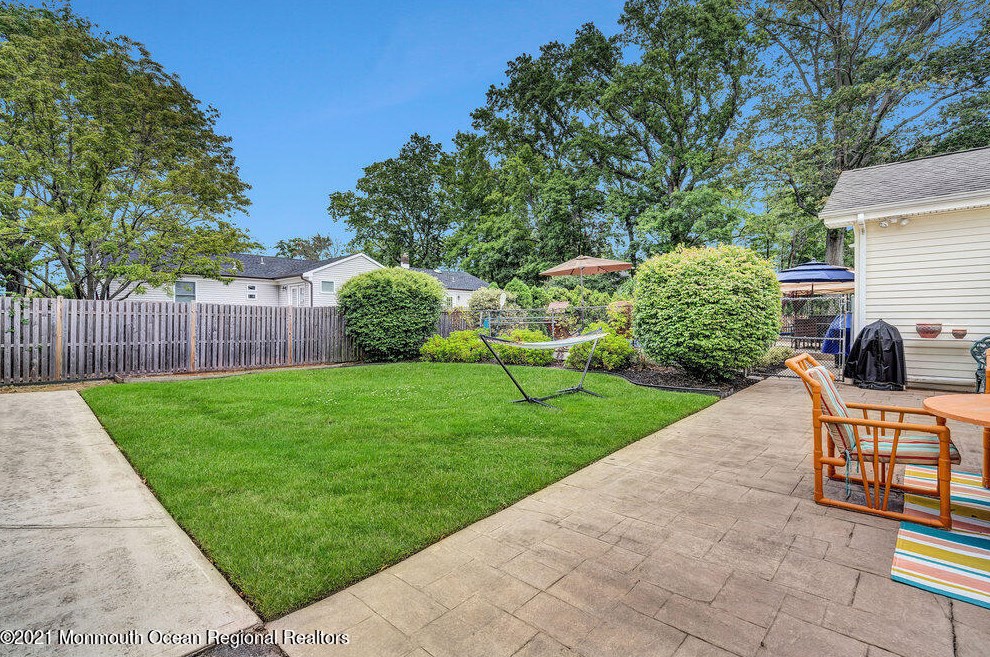 125 Monmouth Blvd, Oceanport NJ  07757-1621 exterior