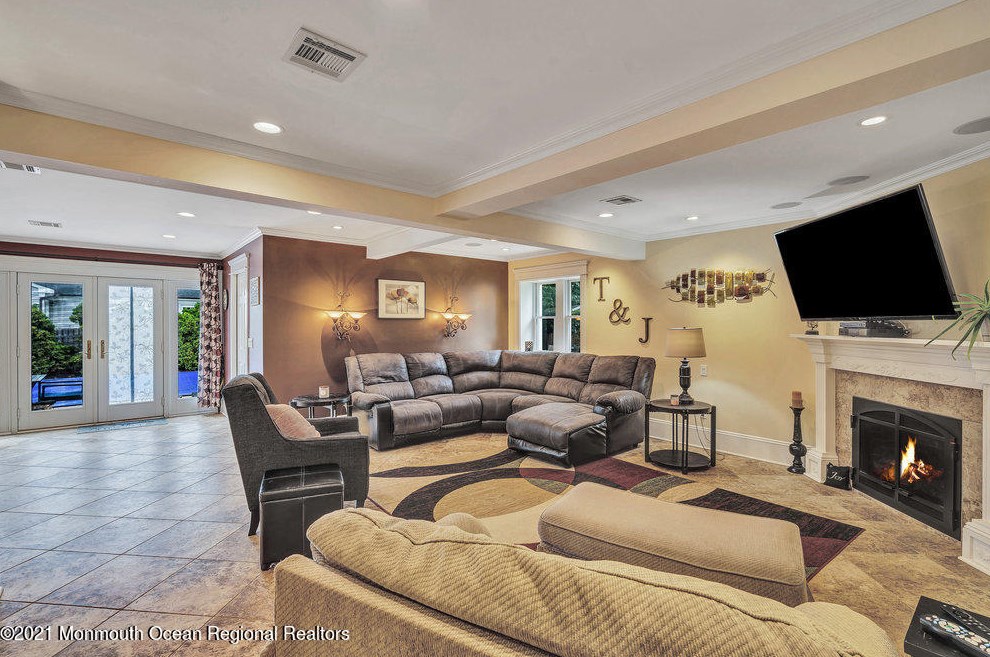 125 Monmouth Blvd, Oceanport NJ  07757-1621 exterior