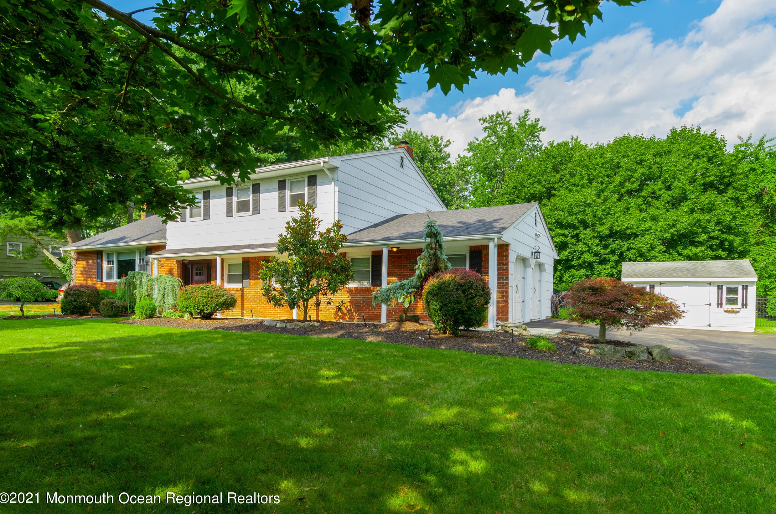 32 Parkside Ave, East Freehold, NJ 07728