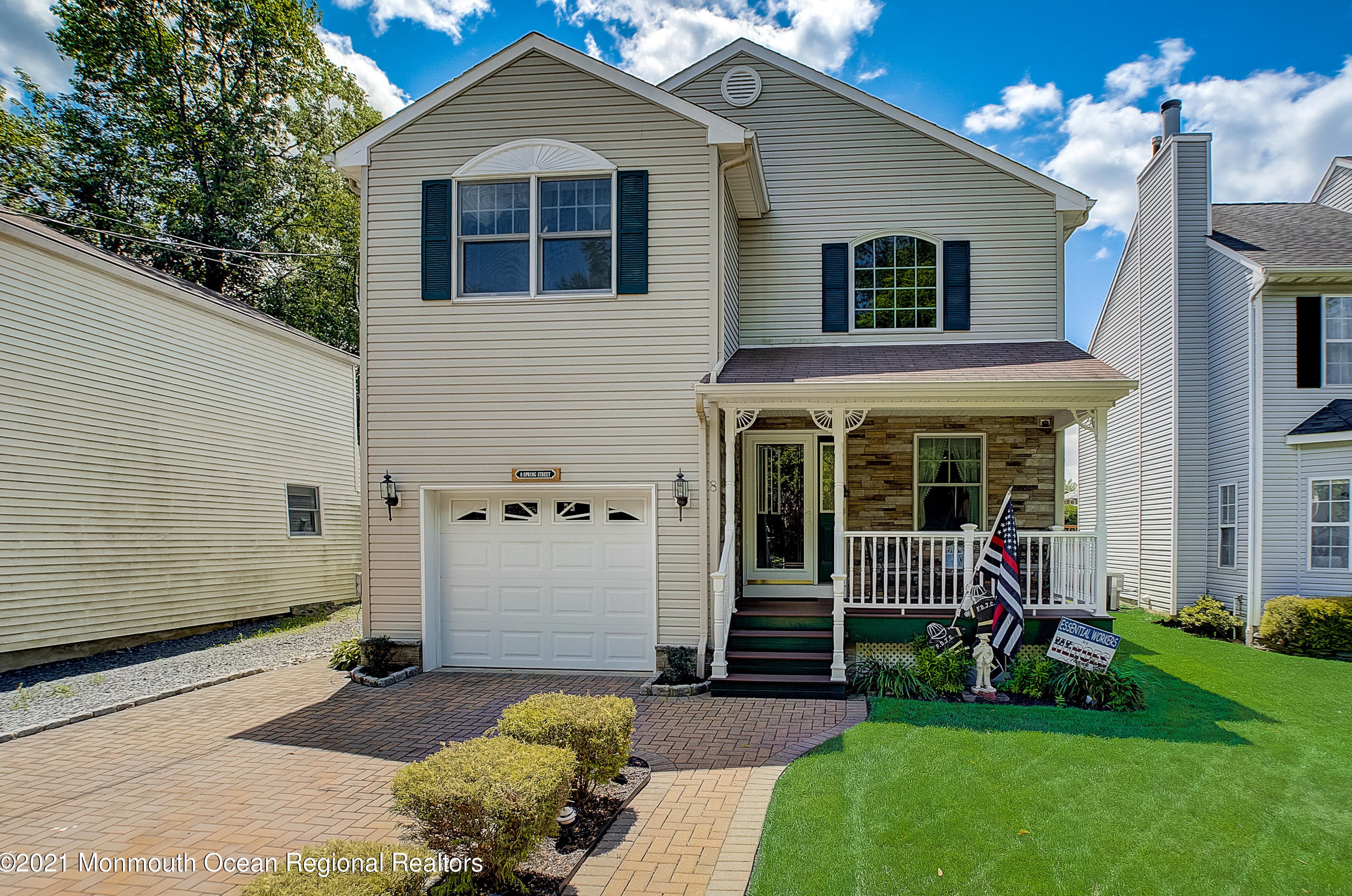 8 Spring St, Matawan, NJ 07747-3122