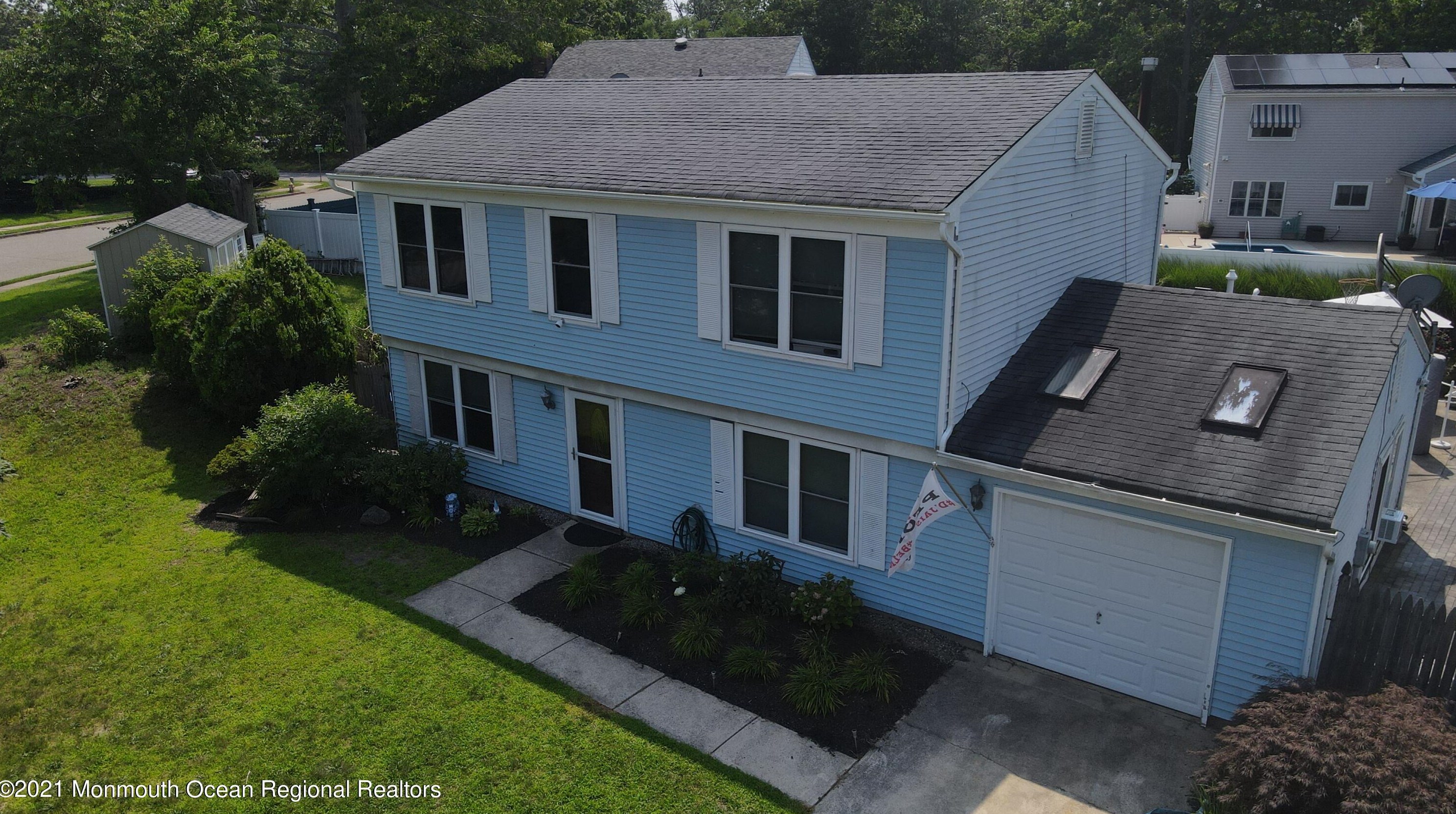1150 Laurel Dr, Toms River, NJ 08753-3129