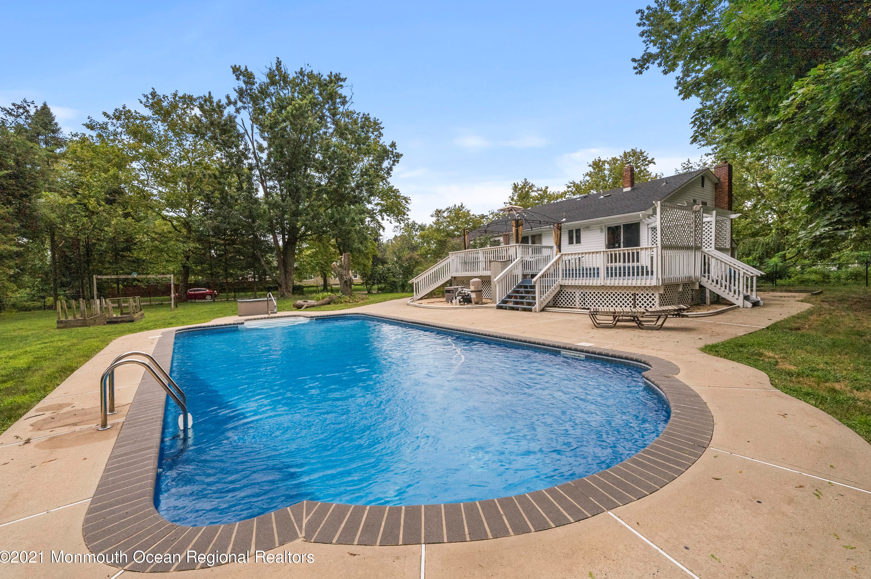 43 Juniper Dr, East Freehold, NJ 07728