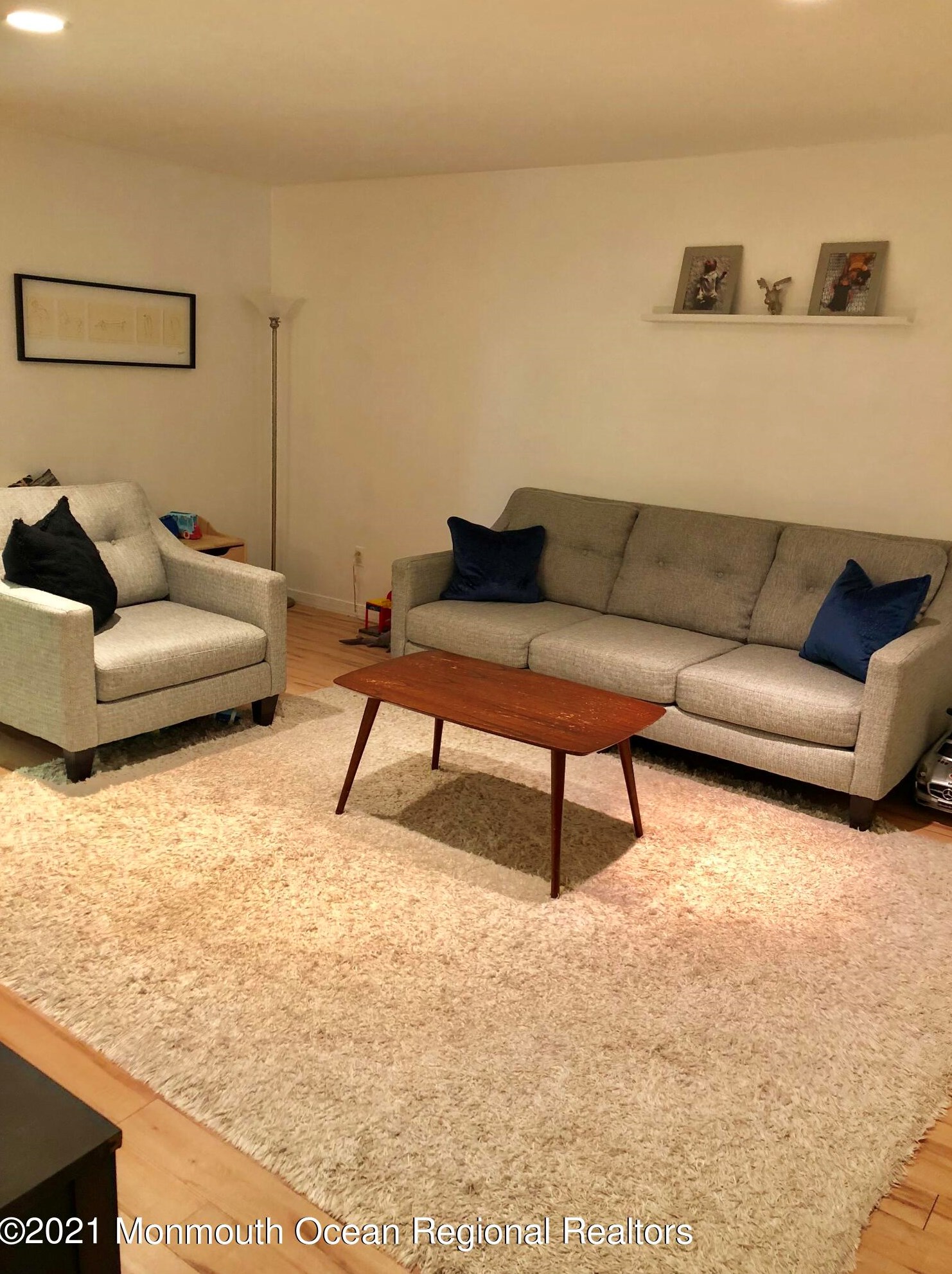 160 Foxhill Ct, Matawan, NJ 07747-1867
