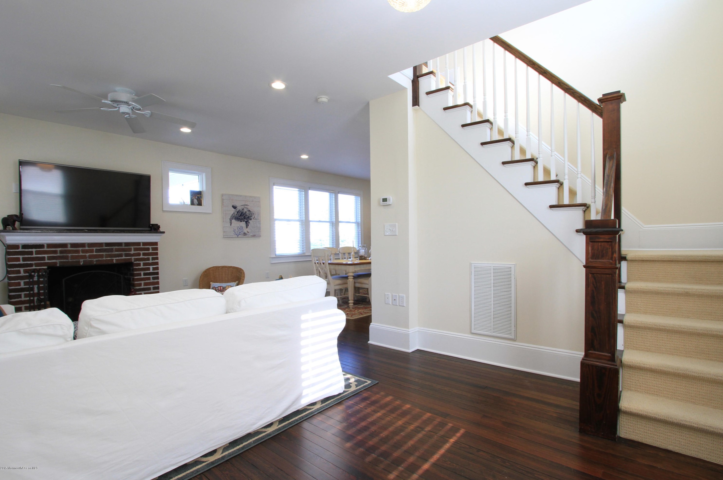42 Valentine St, Monmouth Beach, NJ 07750