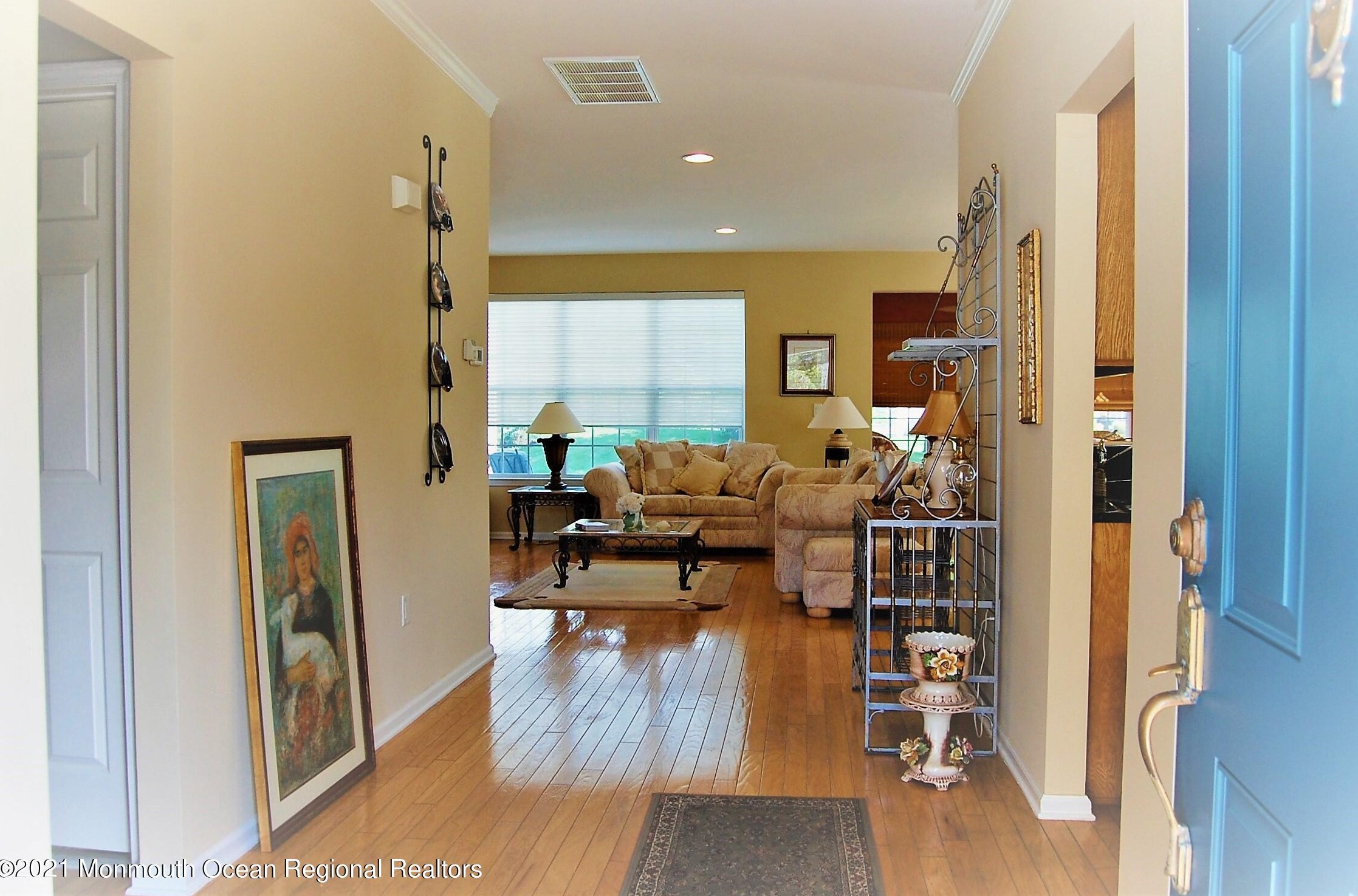 82 Crescent Way, Monroe Twp NJ  08831-3761 exterior