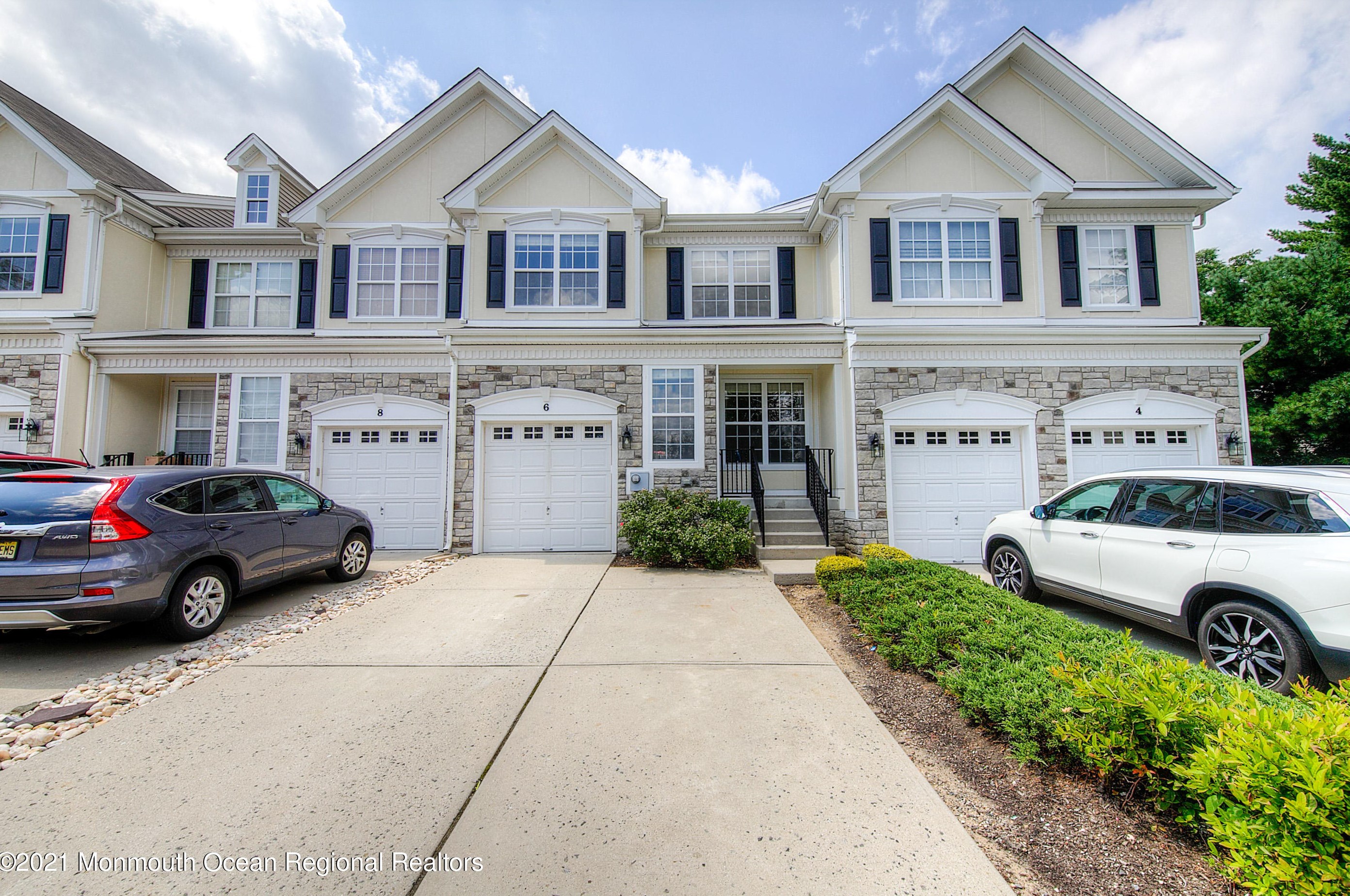 6 Brookfield Dr, Jackson Twp, NJ 08527