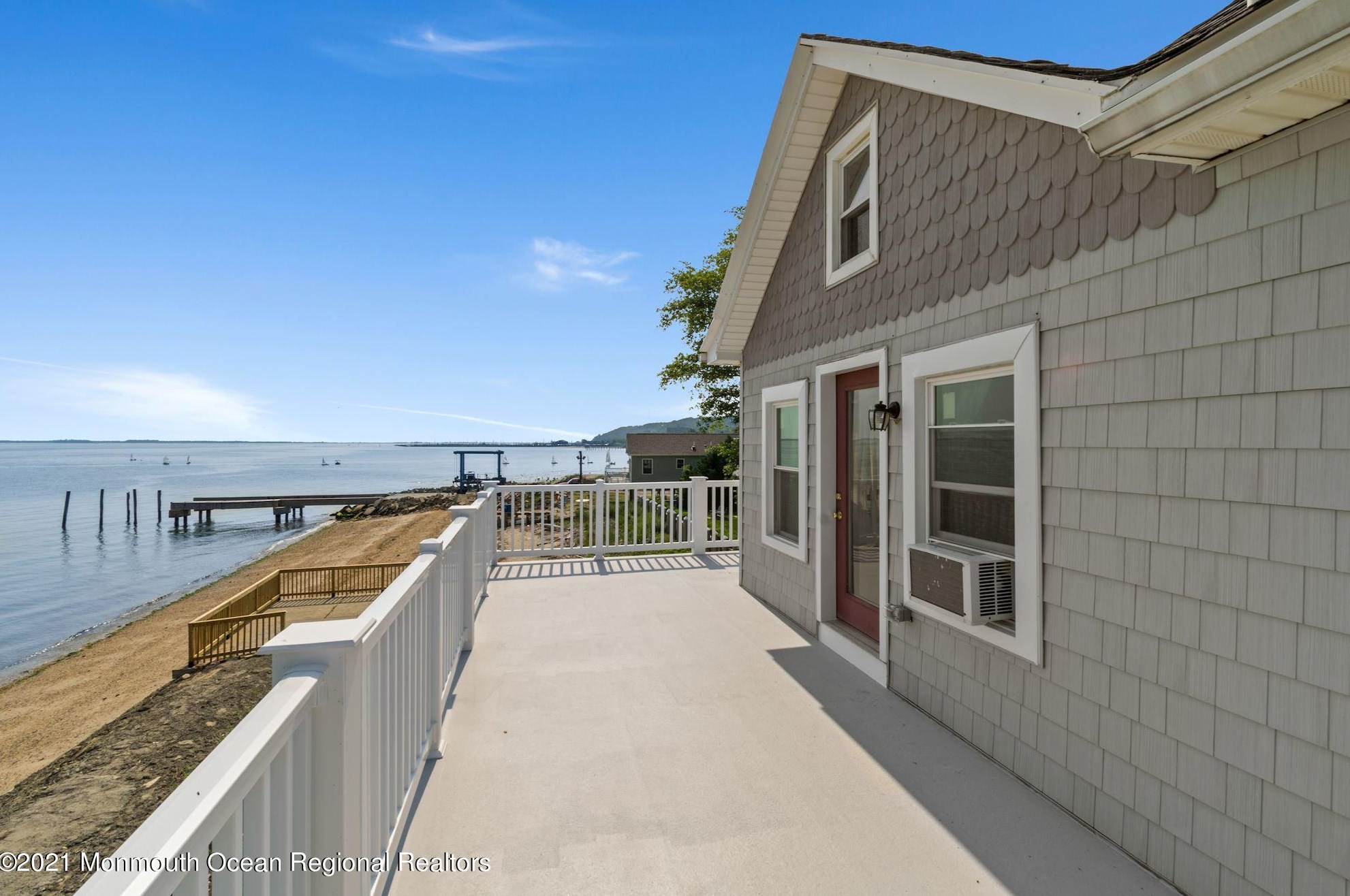 5 Burlington Ave, Leonardo, NJ 07737