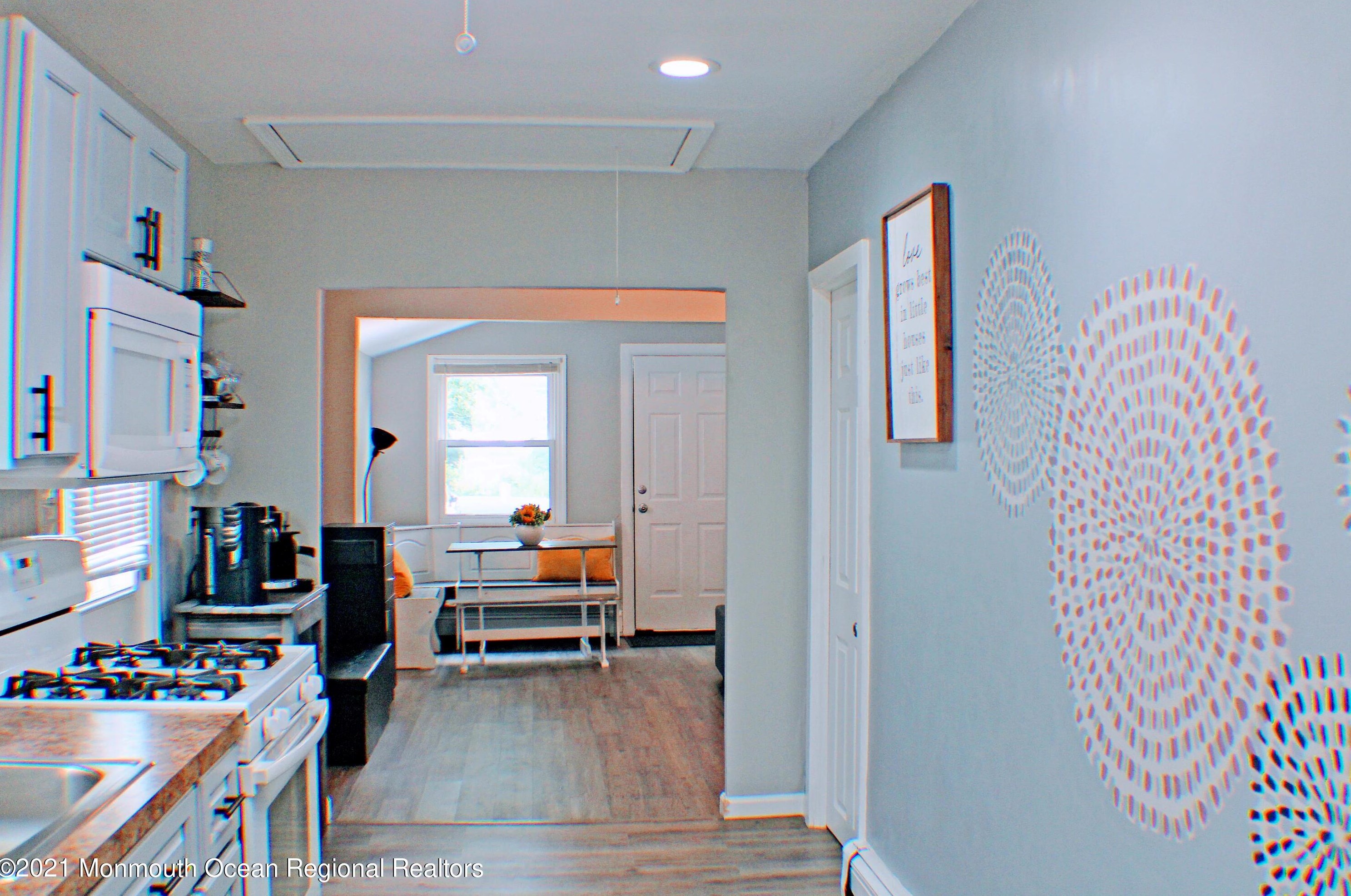 39 Laurelhurst Dr, Keyport NJ  07735-5209 exterior