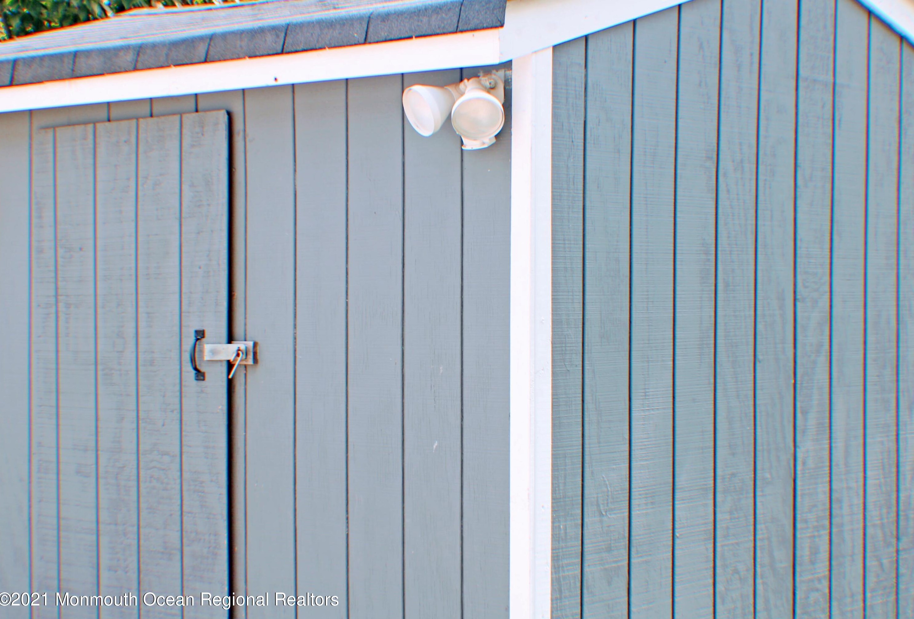 39 Laurelhurst Dr, Keyport NJ  07735-5209 exterior