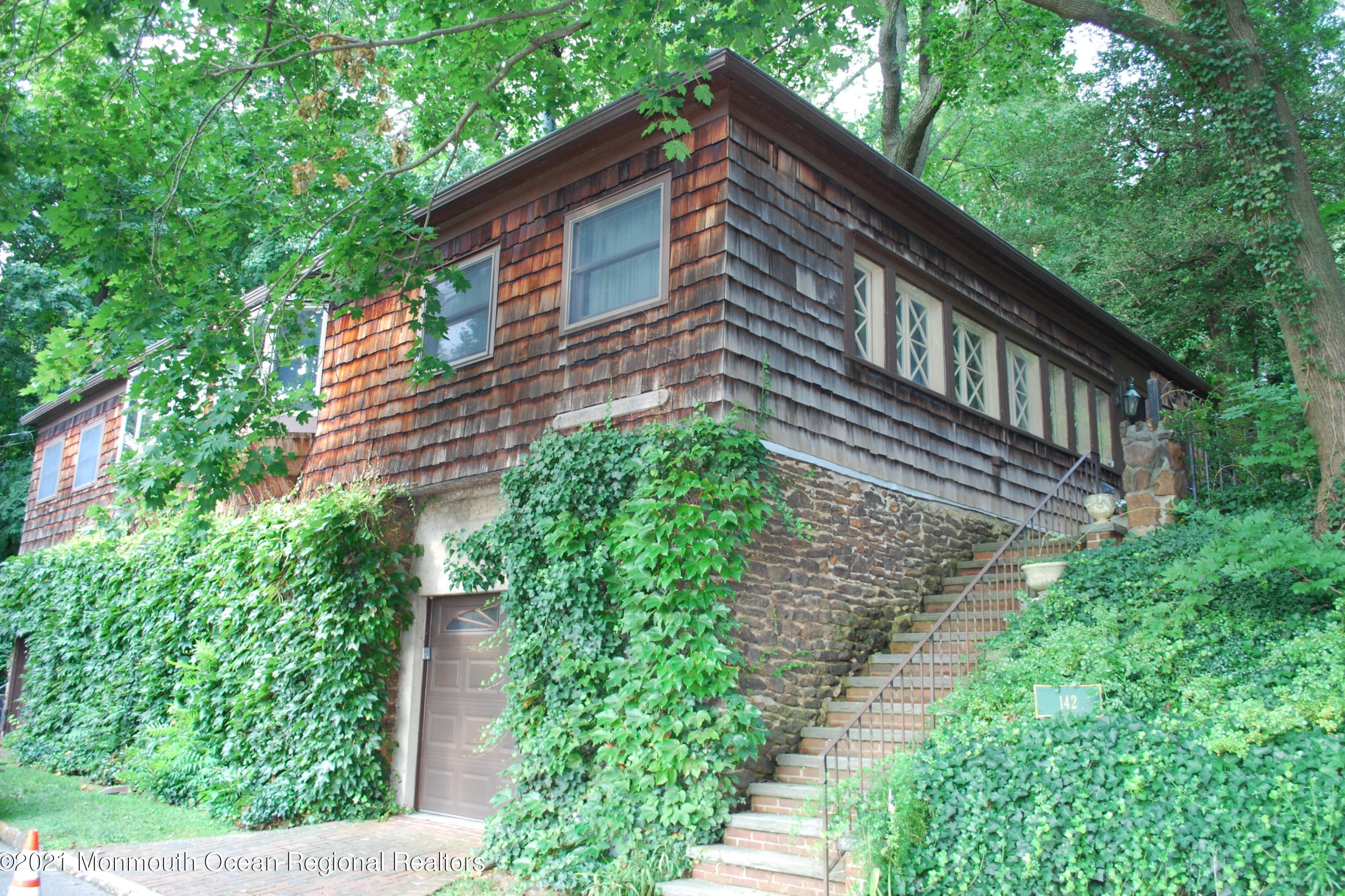 142 Washington Ave E, Atlantic Highlands, NJ 07716