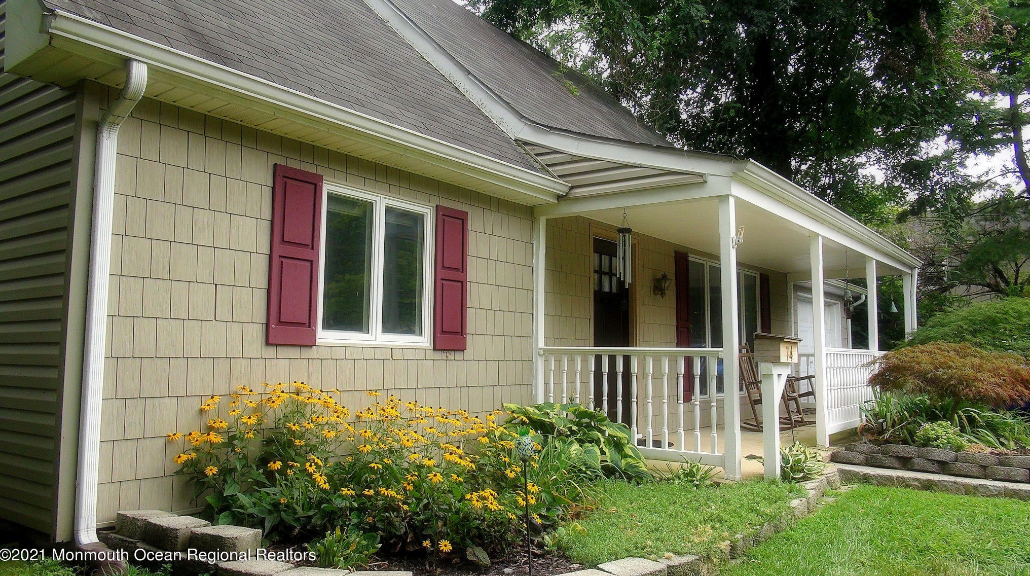 74 Deerfield Ln, Matawan, NJ 07747-1333