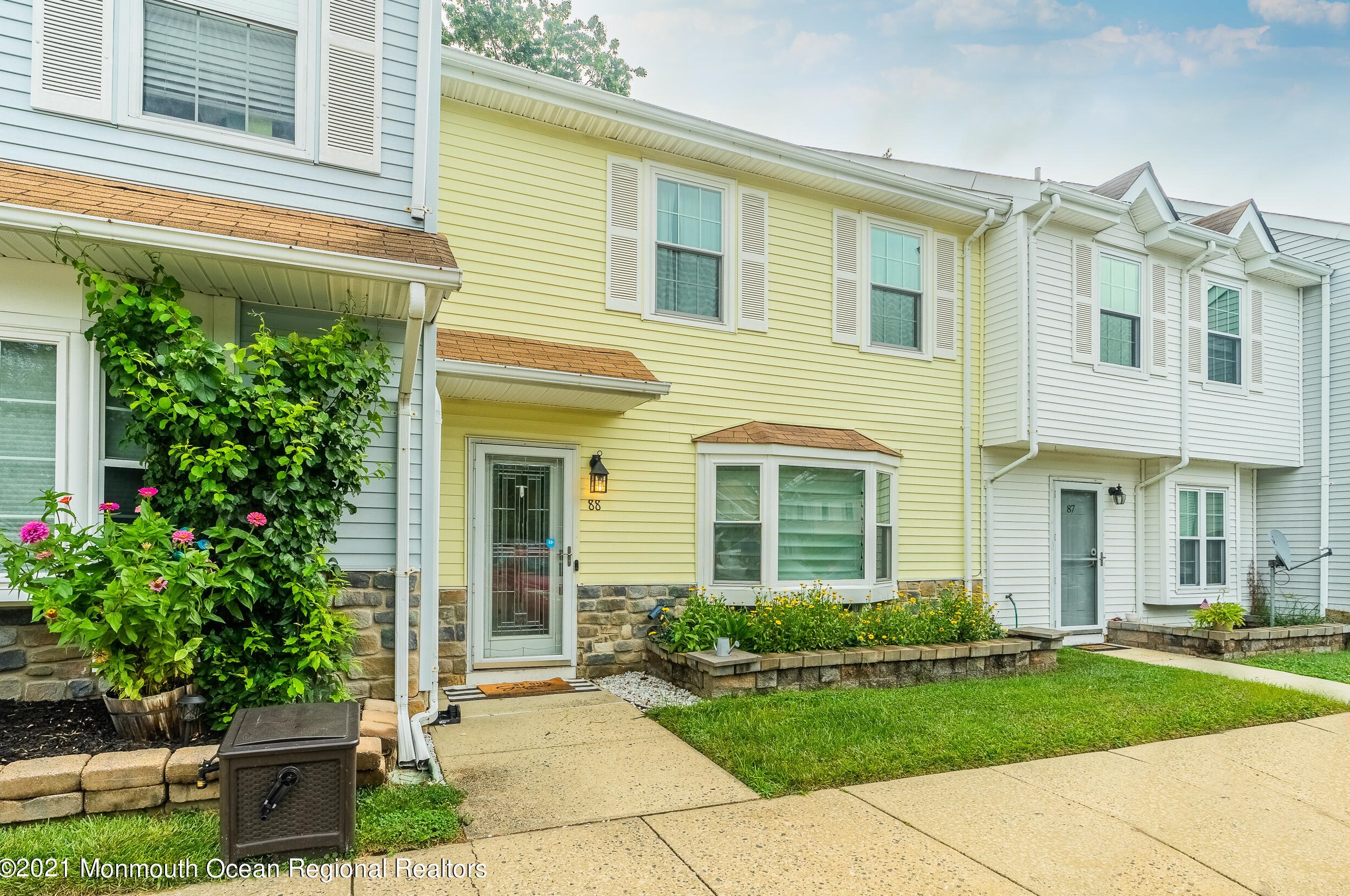 88 Rita Ln, Jackson Twp, NJ 08527