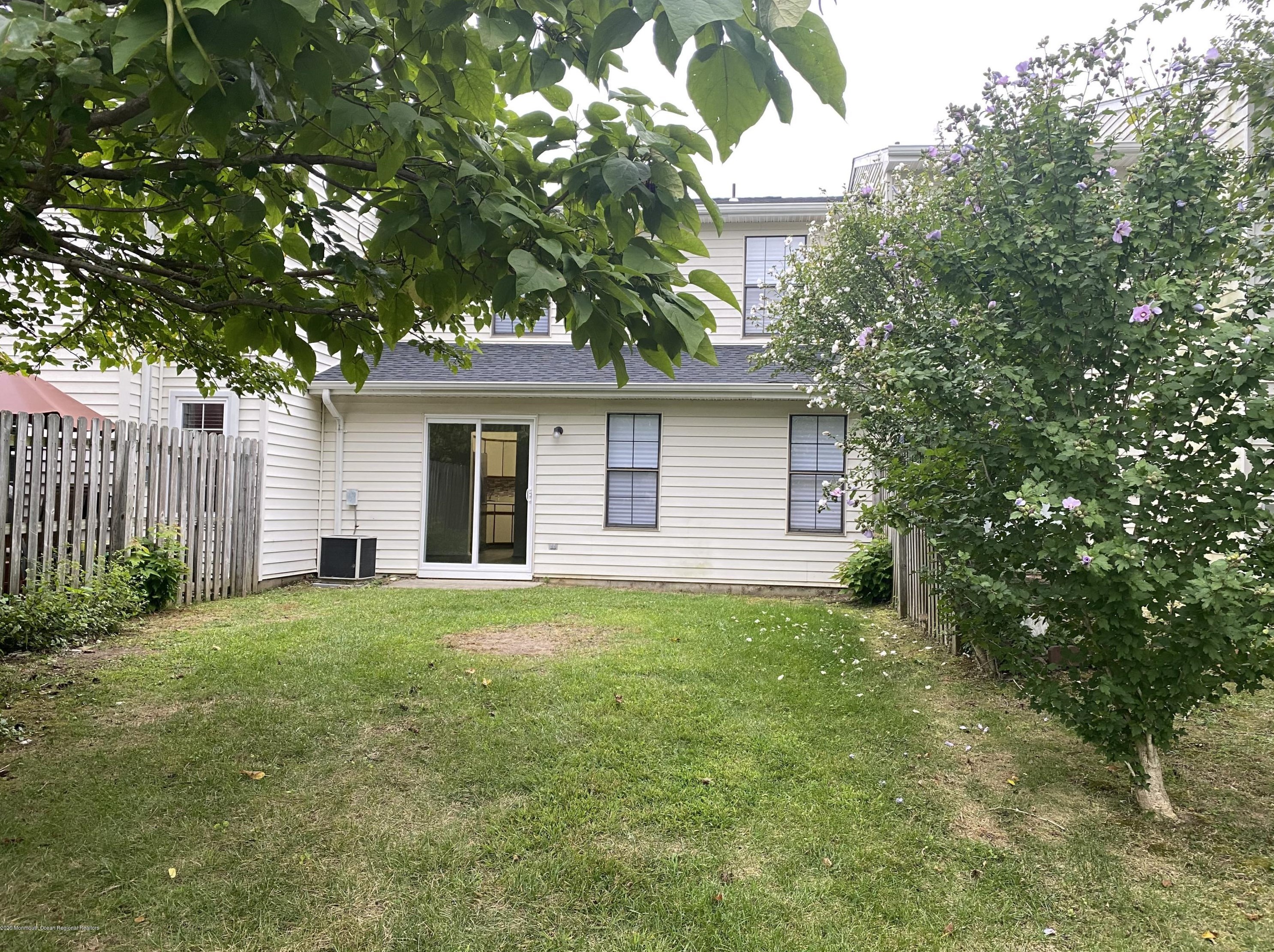 7 Mainsail Sq, East Freehold, NJ 07728