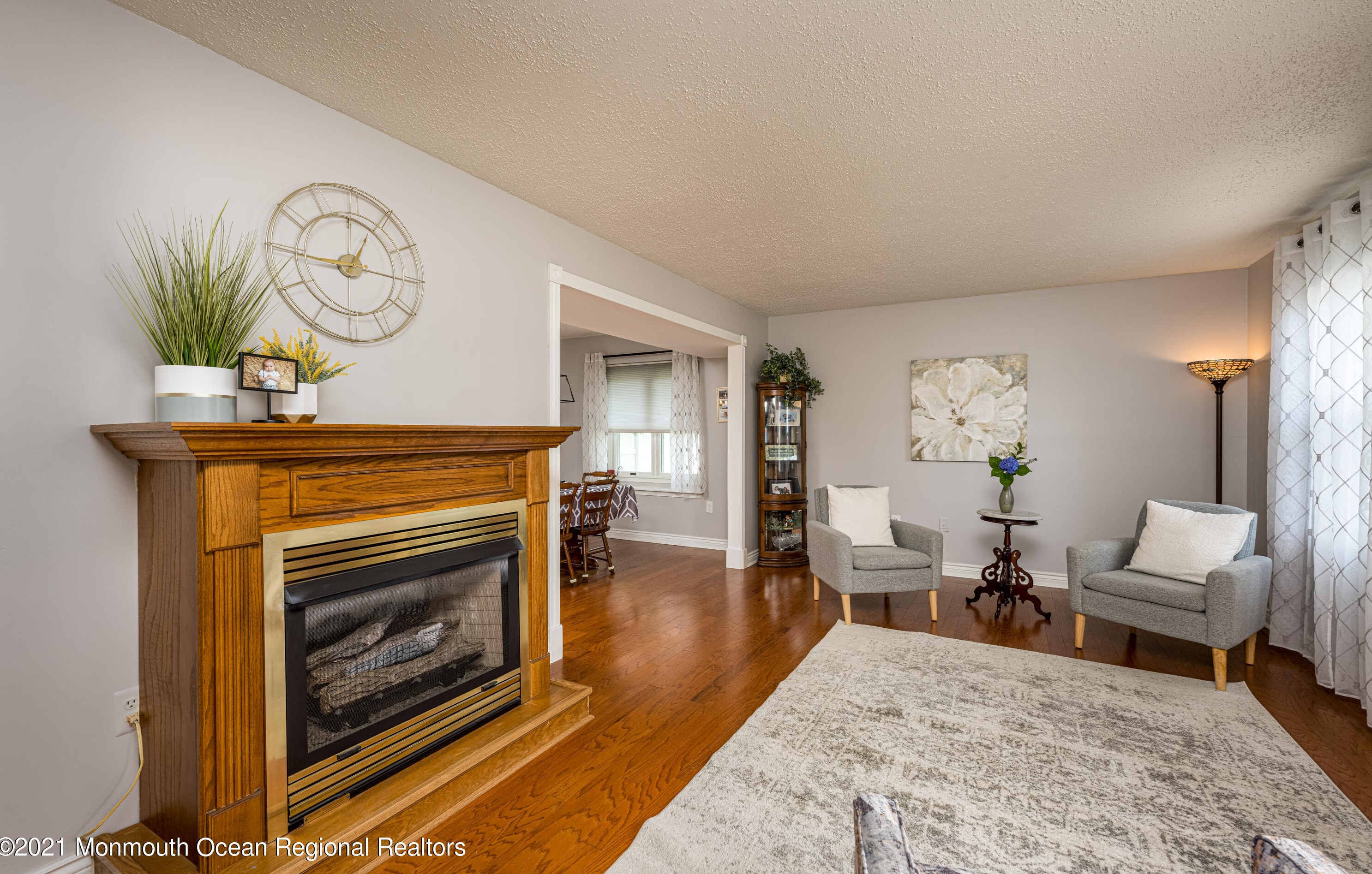 646 Branch Dr, Toms River, NJ 08755-4085