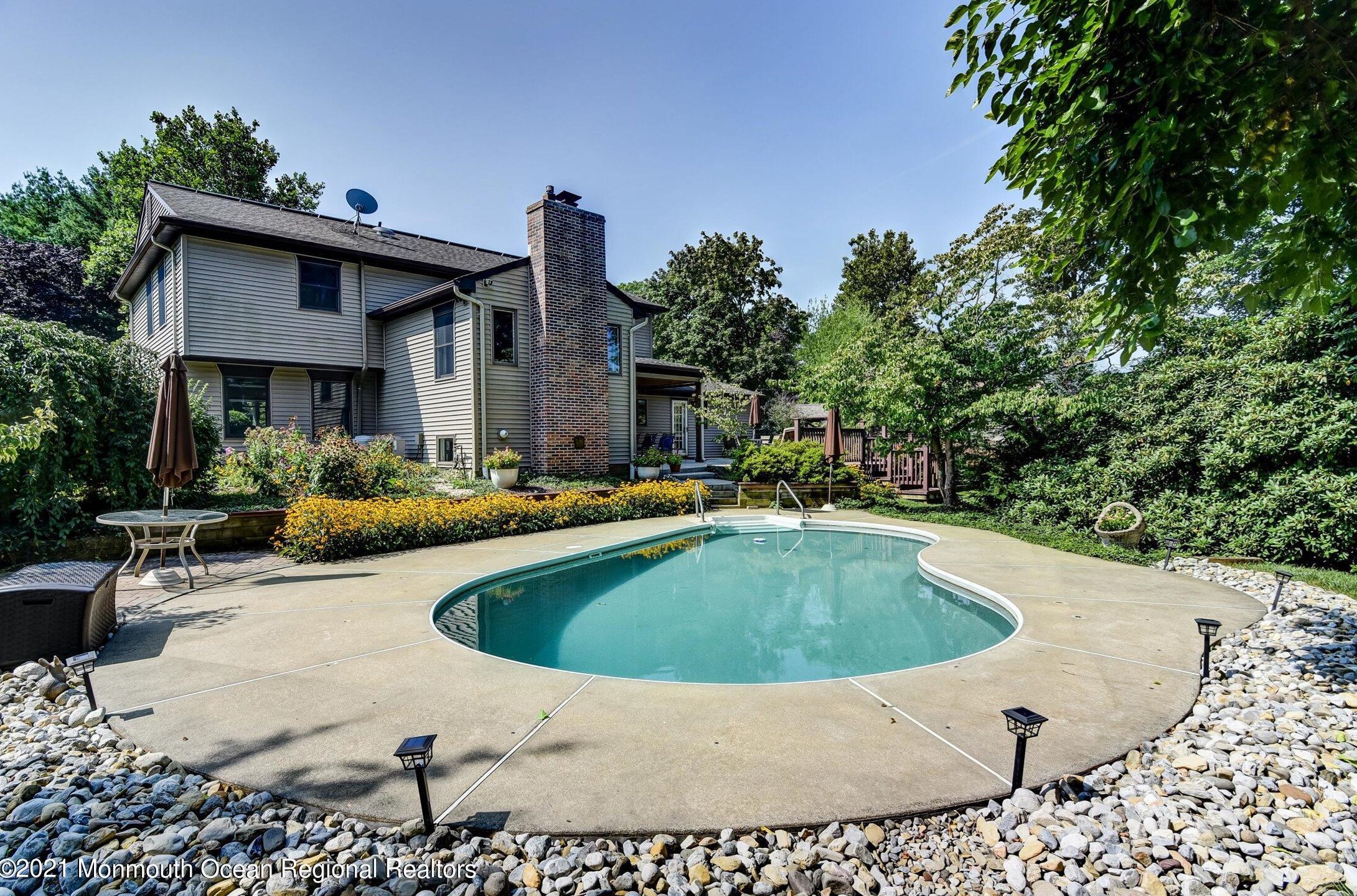 330 Concord Dr, East Freehold, NJ 07728