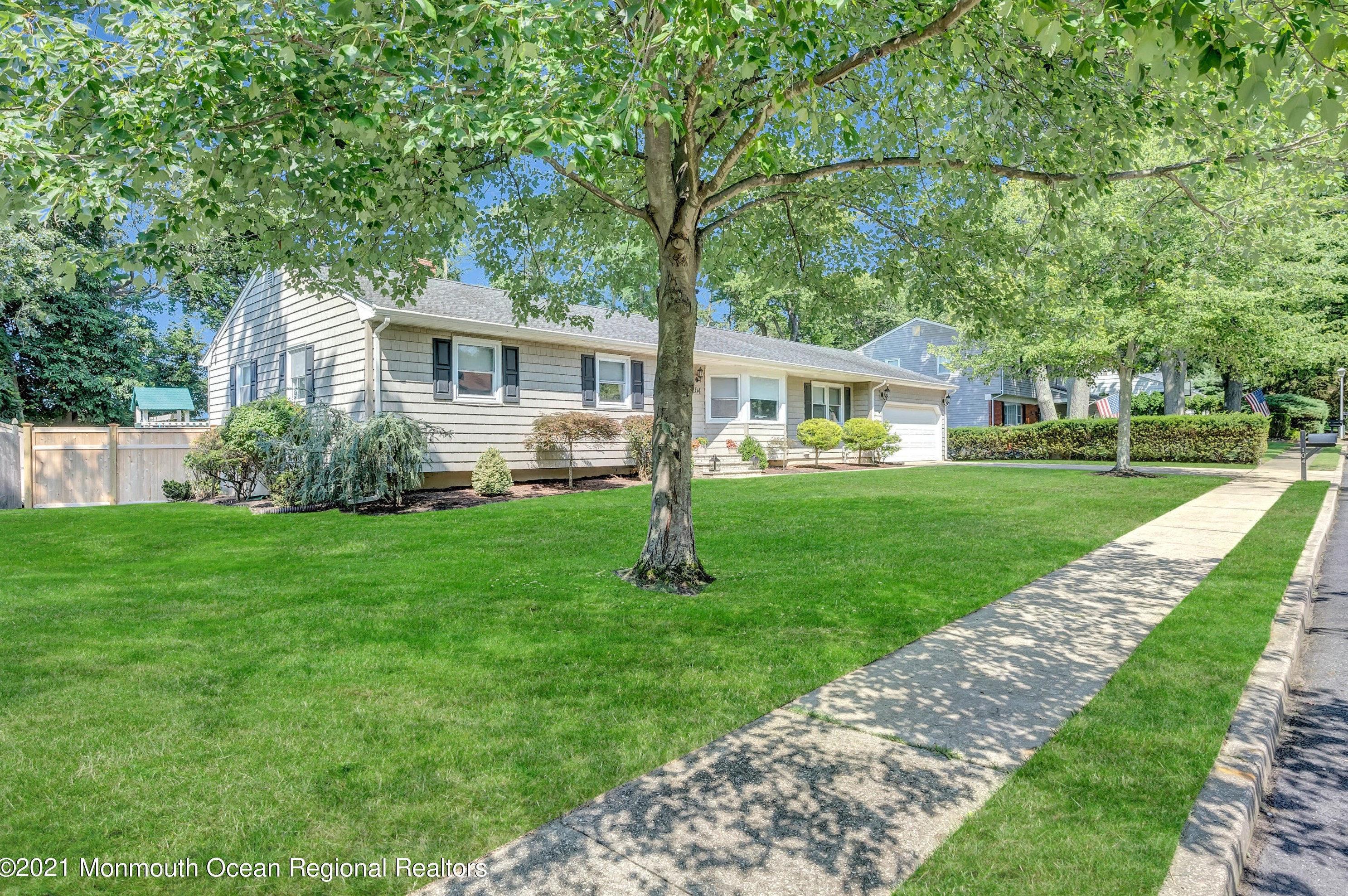 104 Orange St, Oakhurst NJ  07755-1128 exterior